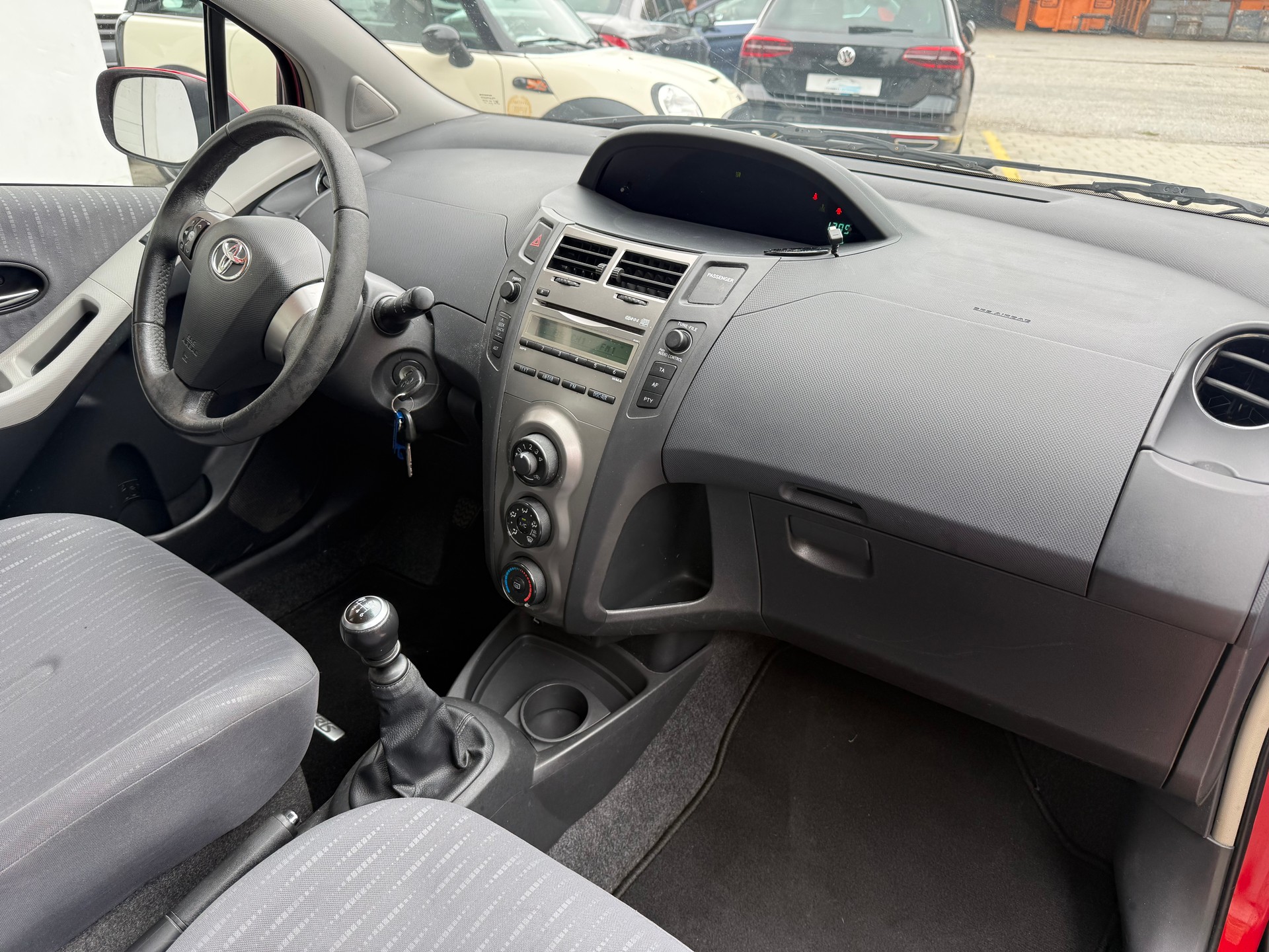TOYOTA Yaris 1.33 Linea Luna-image-11