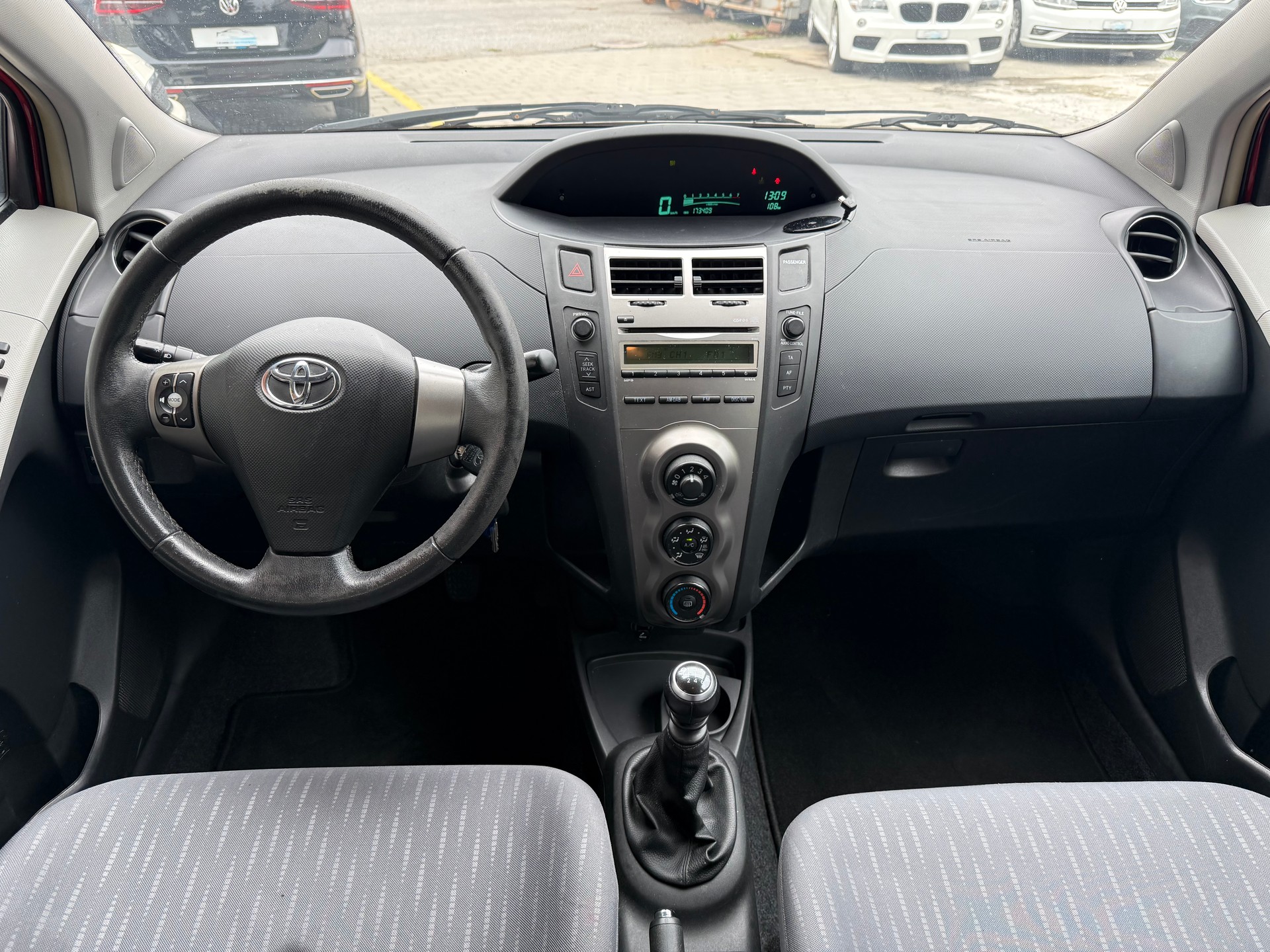 TOYOTA Yaris 1.33 Linea Luna-image-14