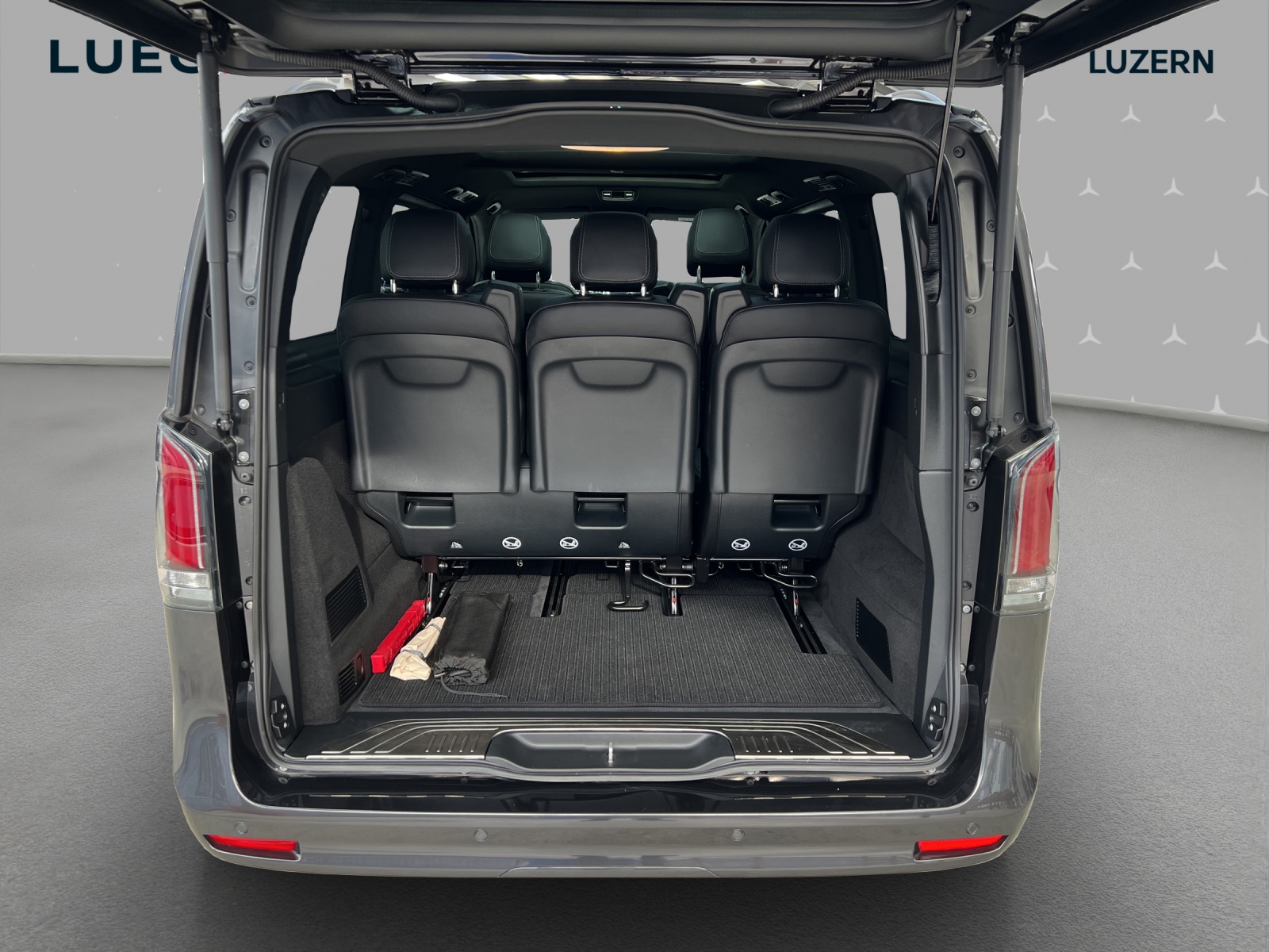 MERCEDES-BENZ V 300 d lang Avantgarde 4Matic 9G-Tronic-image-14