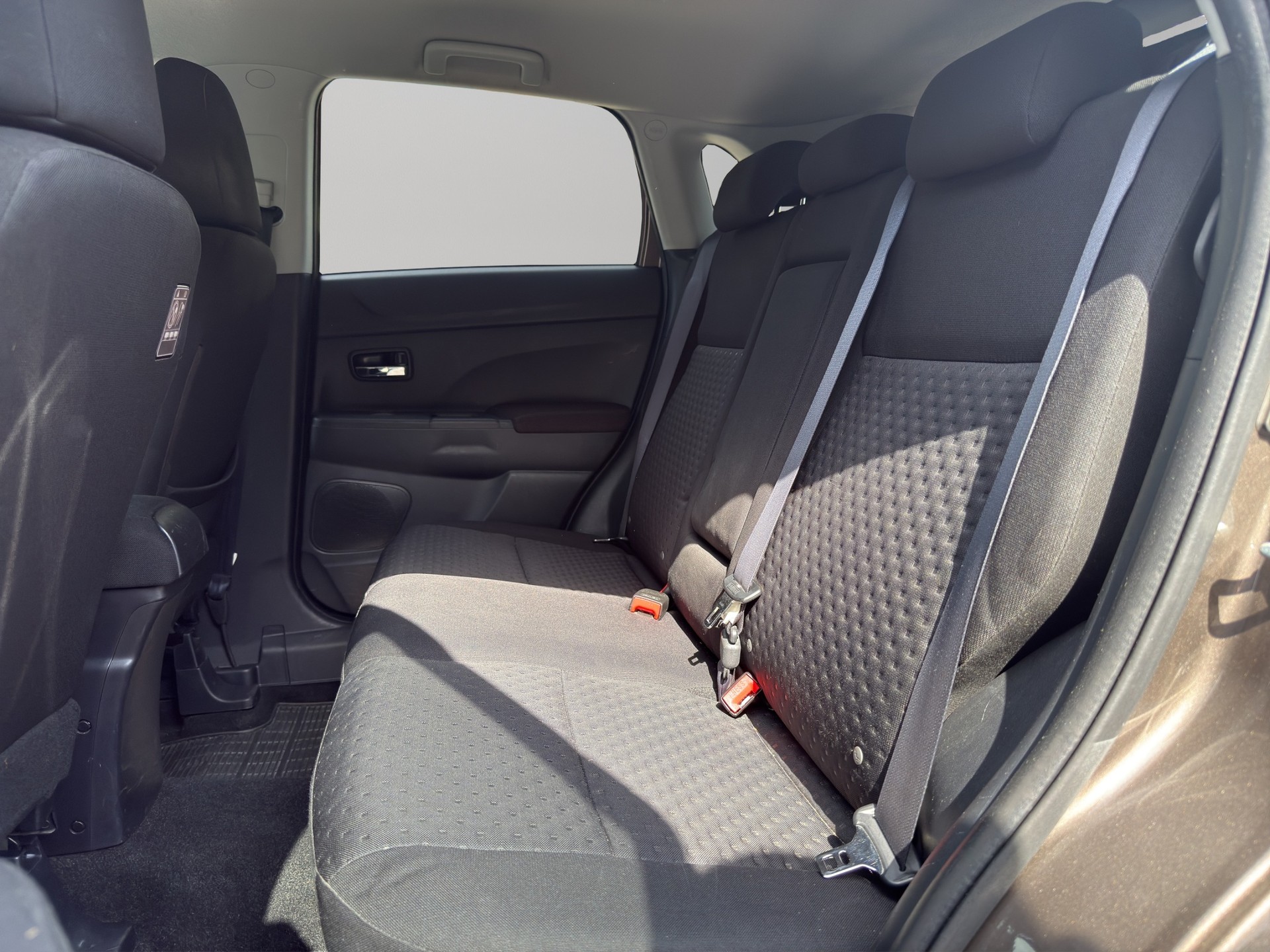 MITSUBISHI ASX 1.8 DID Invite 4WD-image-17