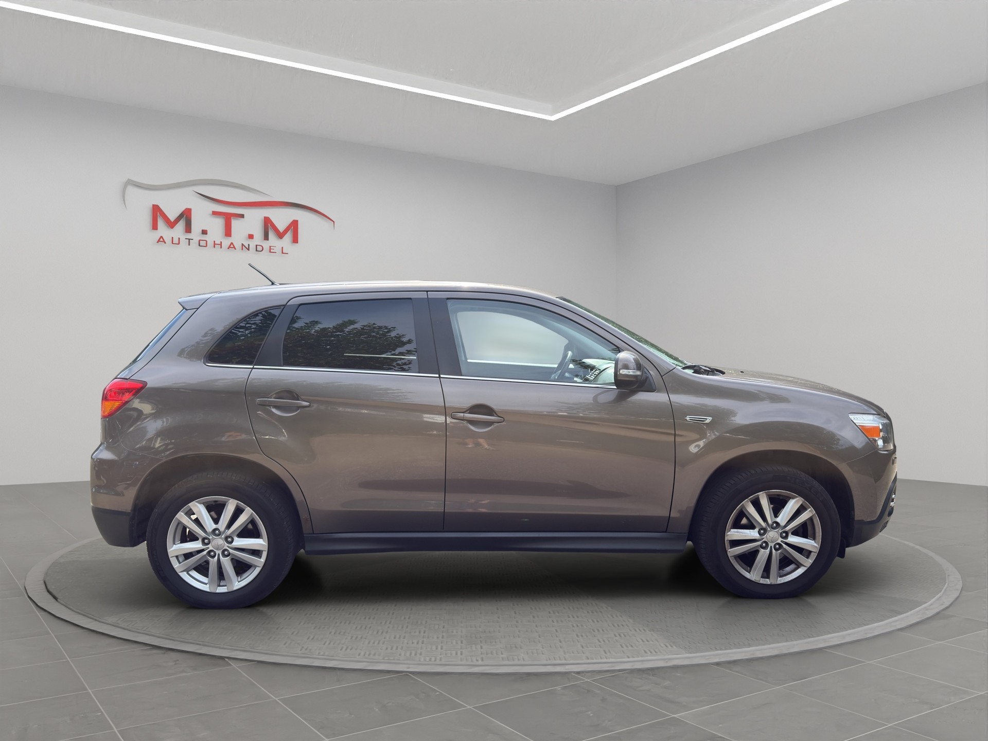 MITSUBISHI ASX 1.8 DID Invite 4WD-image-13