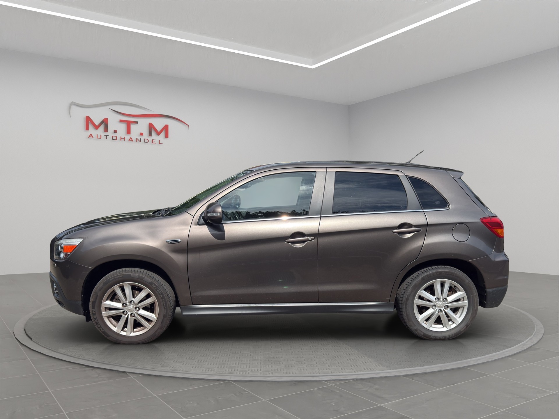 MITSUBISHI ASX 1.8 DID Invite 4WD-image-7