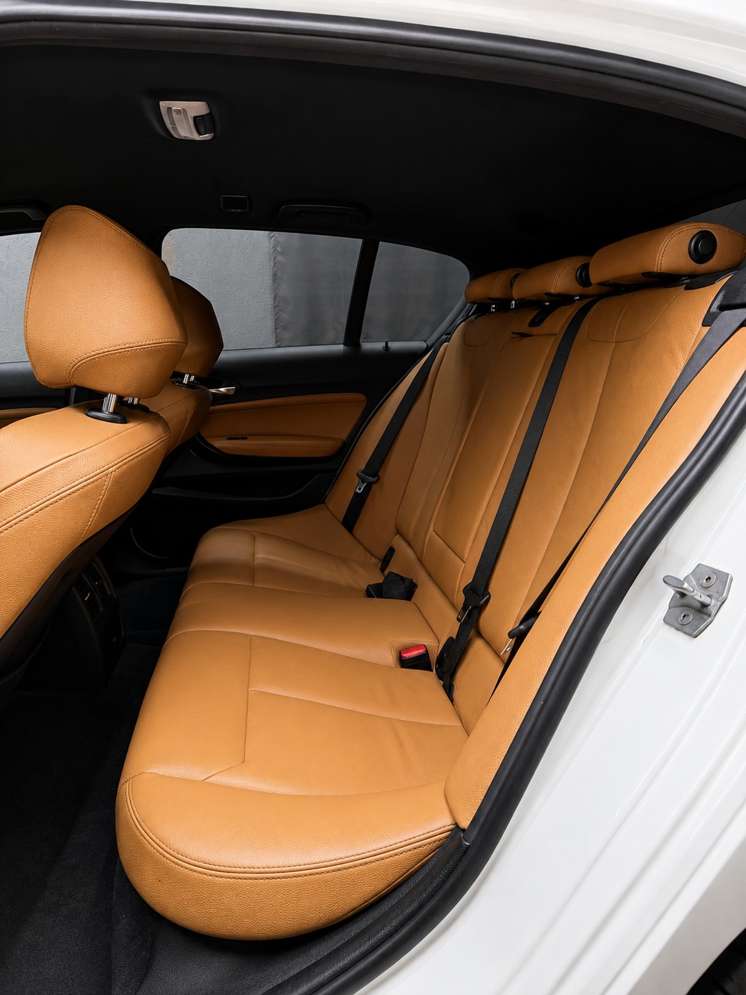 BMW 120d xDrive Edition M Sport Steptronic-image-12