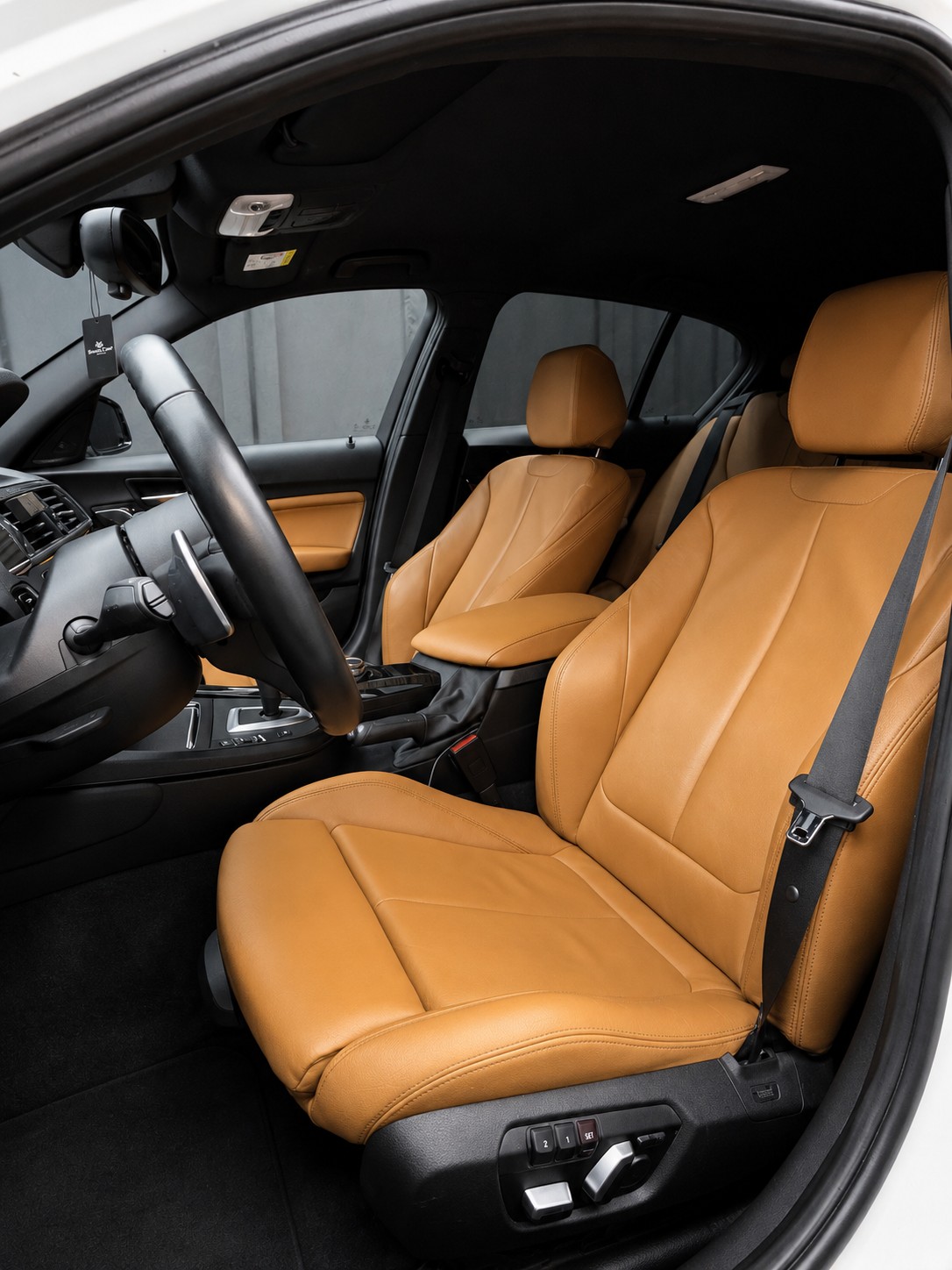 BMW 120d xDrive Edition M Sport Steptronic-image-9
