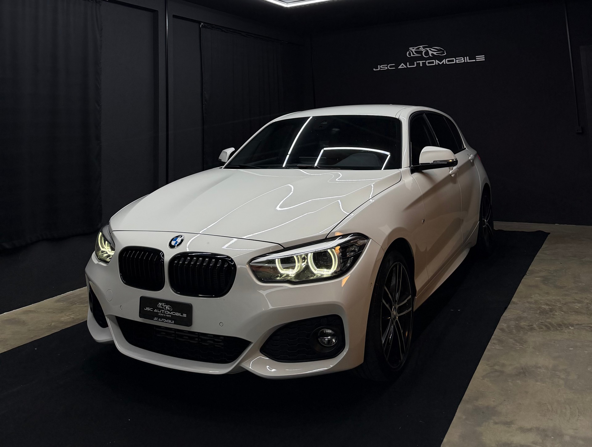 BMW 120d xDrive Edition M Sport Steptronic-image-0