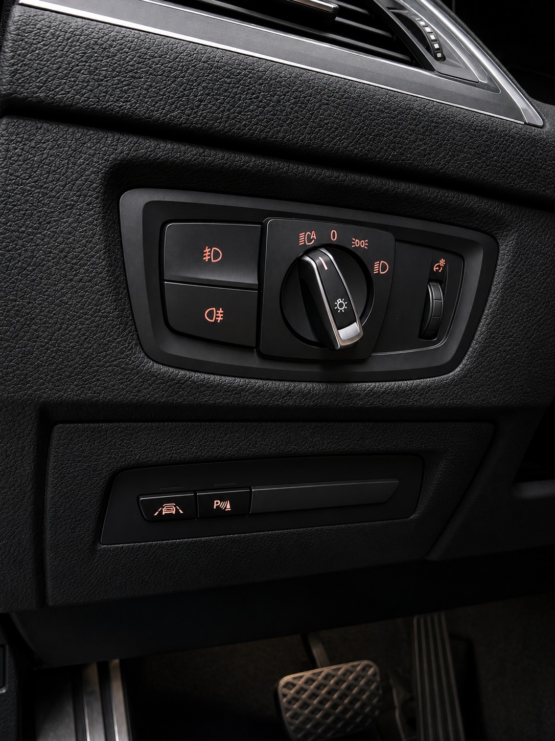 BMW 120d xDrive Edition M Sport Steptronic-image-22