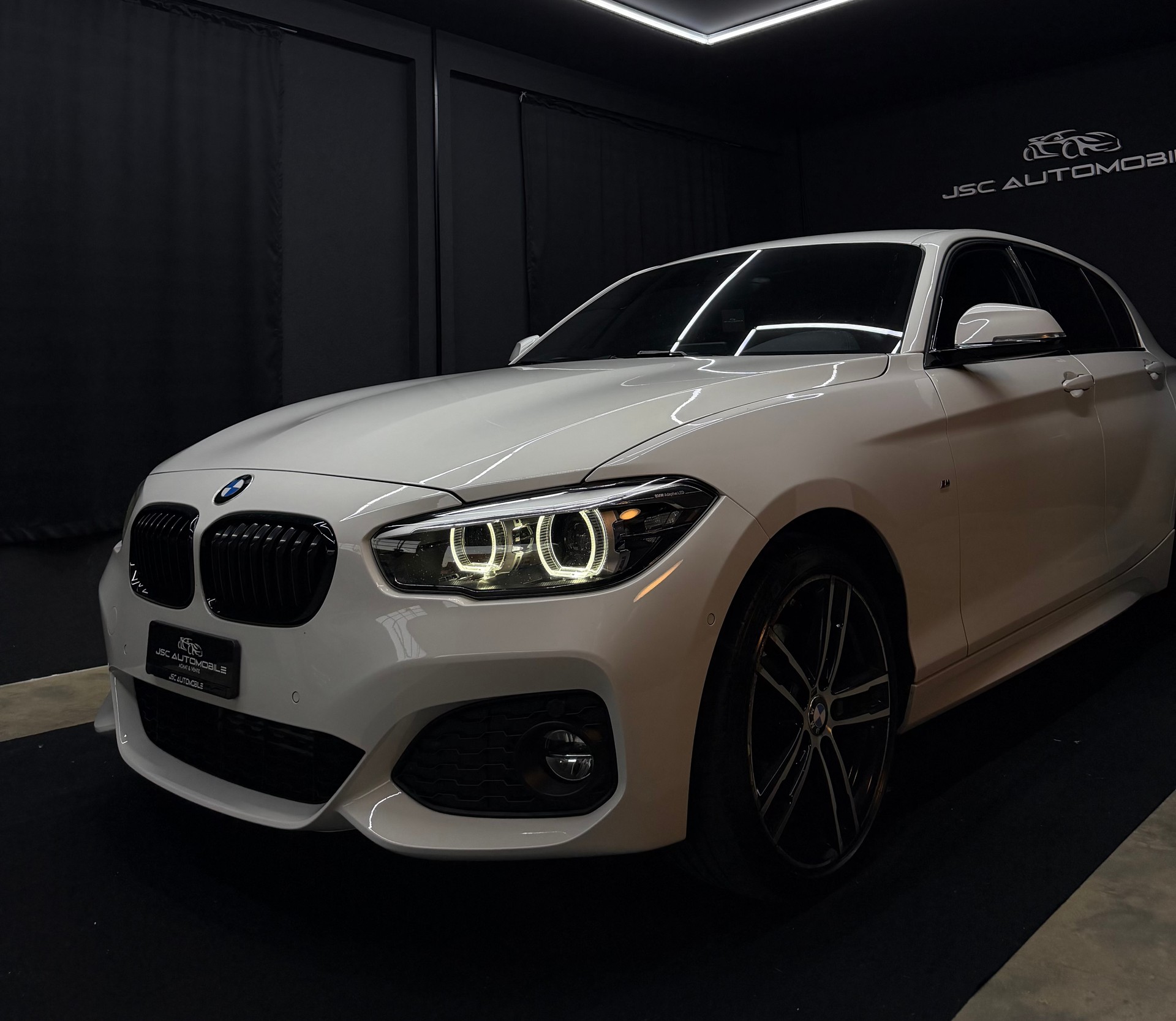 BMW 120d xDrive Edition M Sport Steptronic-image-2