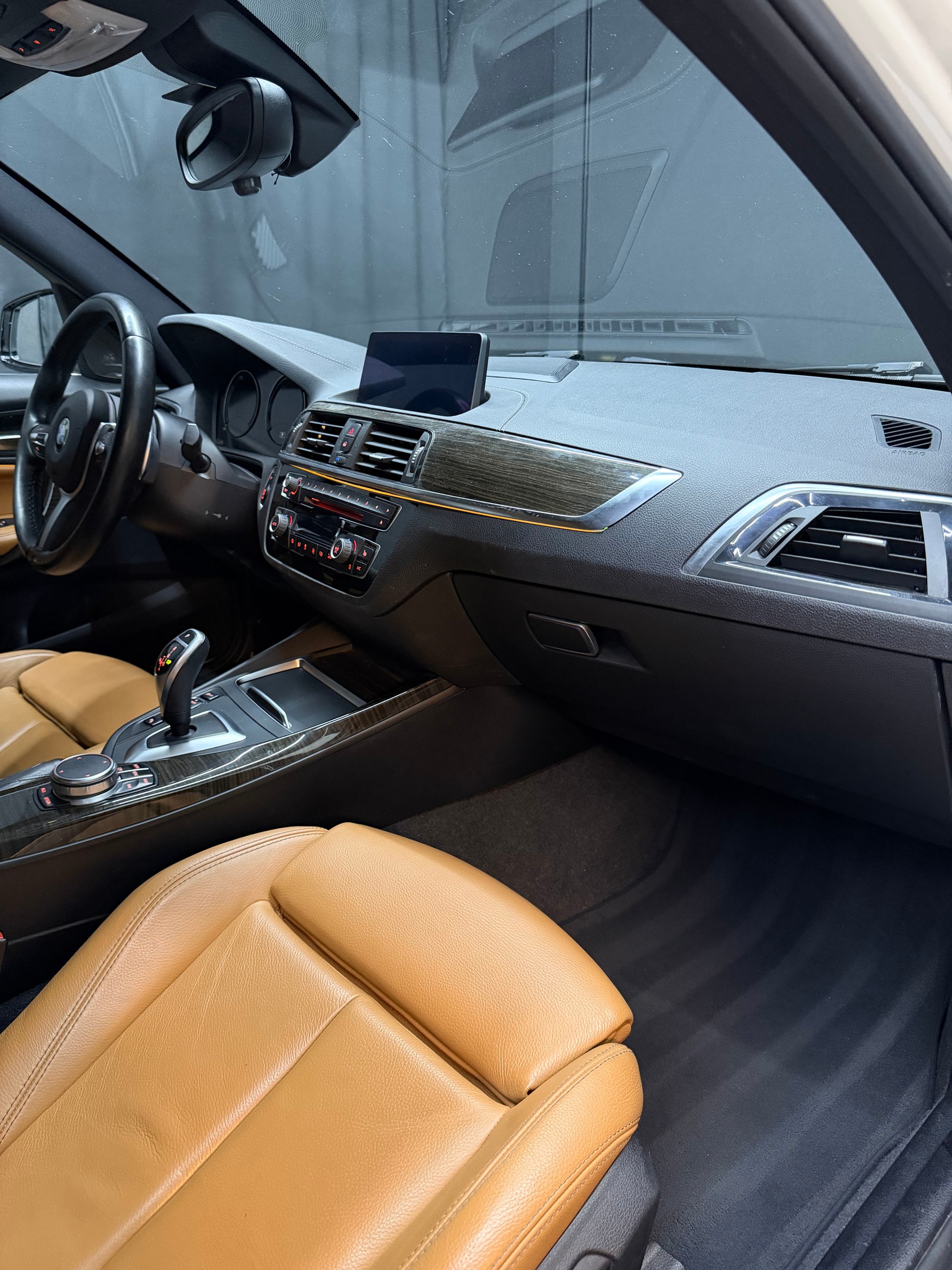 BMW 120d xDrive Edition M Sport Steptronic-image-10