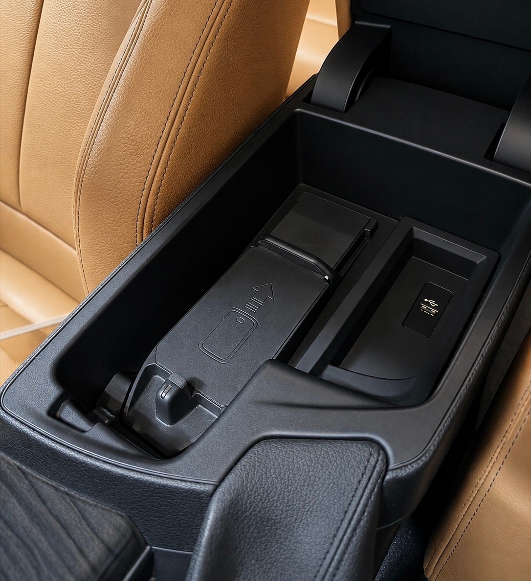 BMW 120d xDrive Edition M Sport Steptronic-image-19