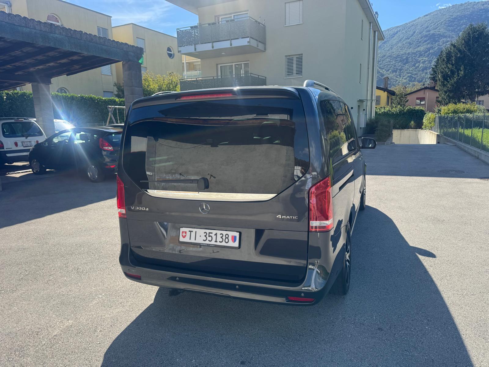 MERCEDES-BENZ V 300 d lang Avantgarde 4Matic 9G-Tronic-image-18