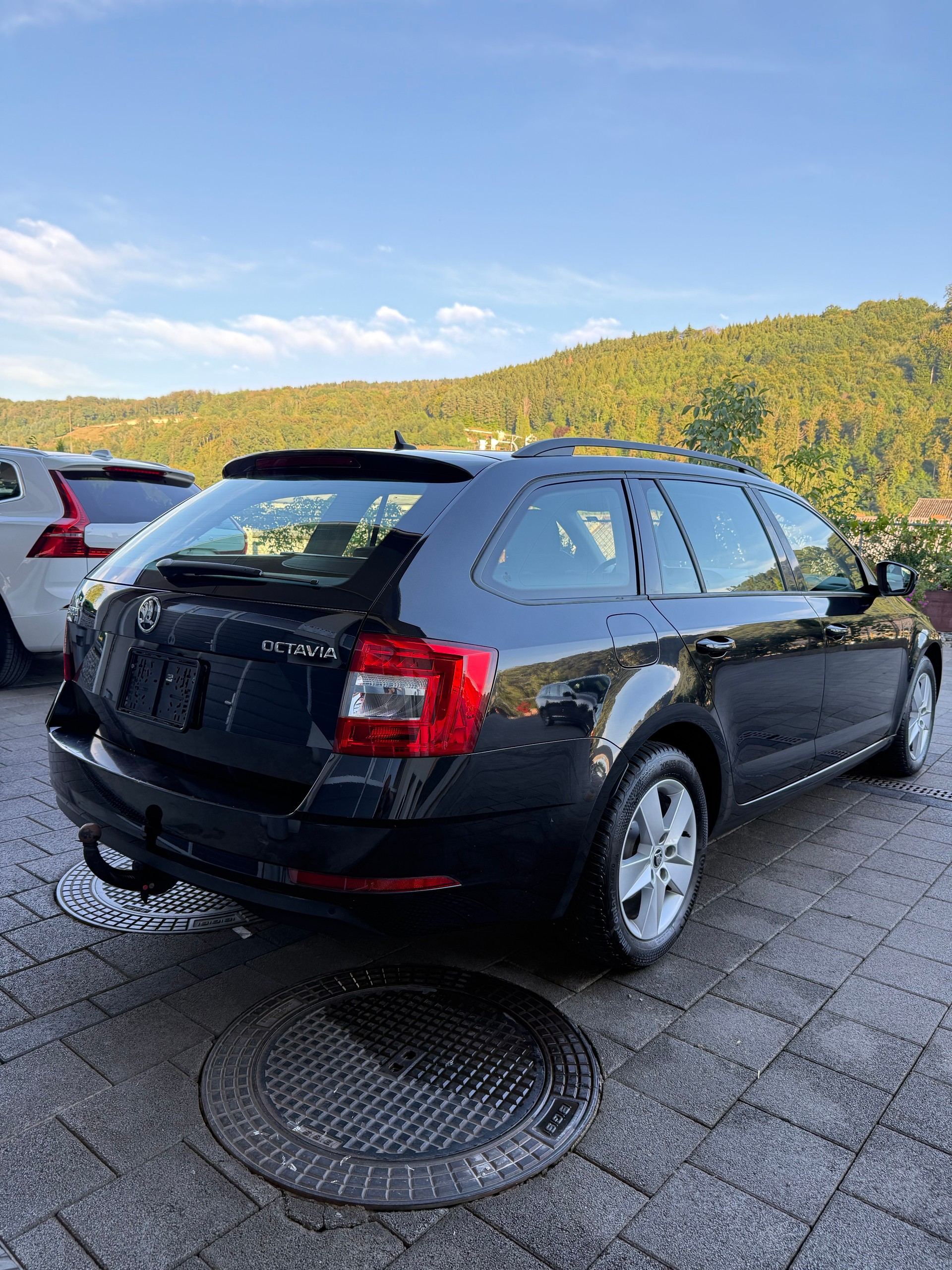 SKODA 1.8 TSI Style DSG-image-1