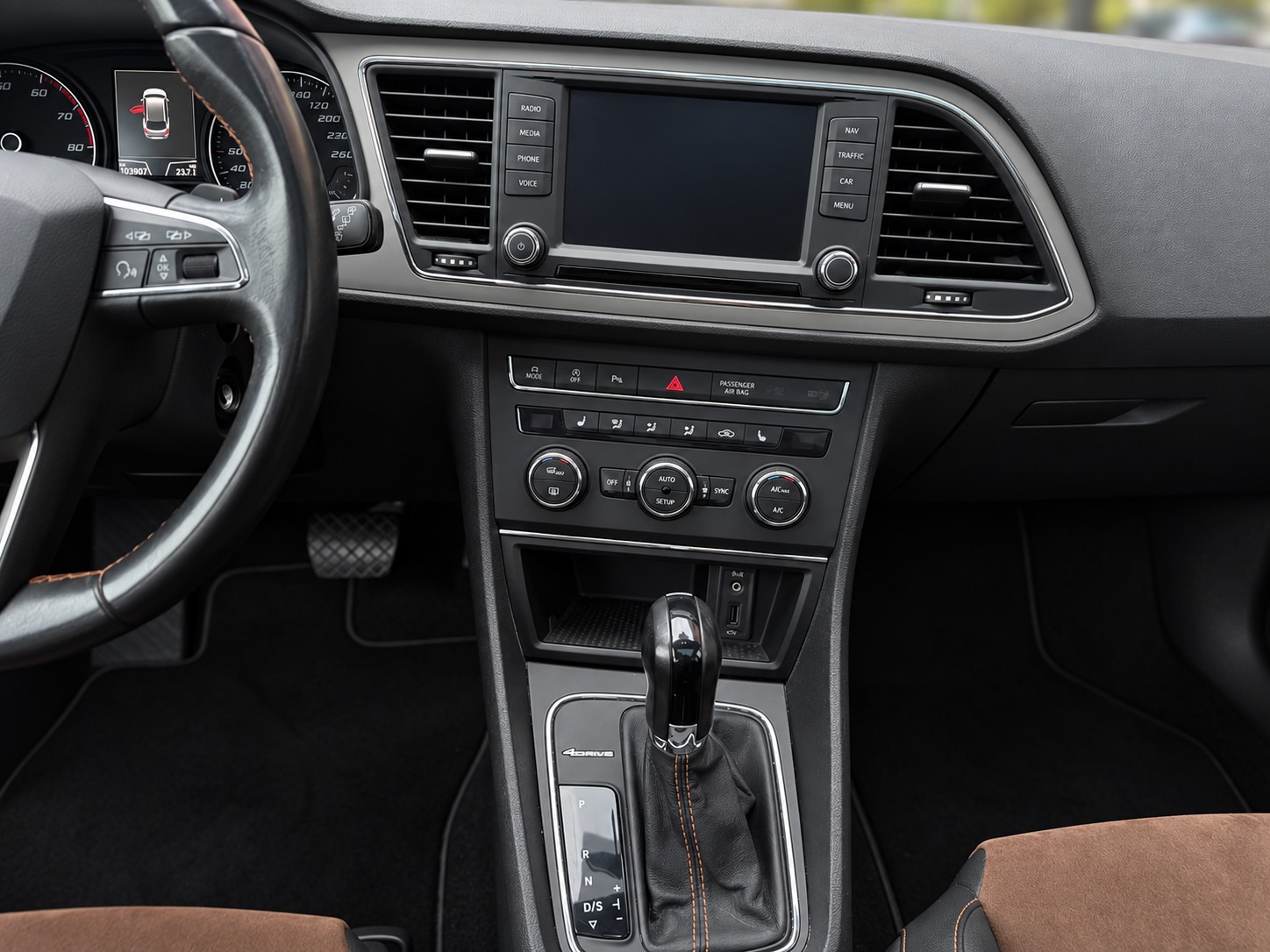 SEAT Leon ST 1.8 TSI X-Perience 4Drive DSG-image-8