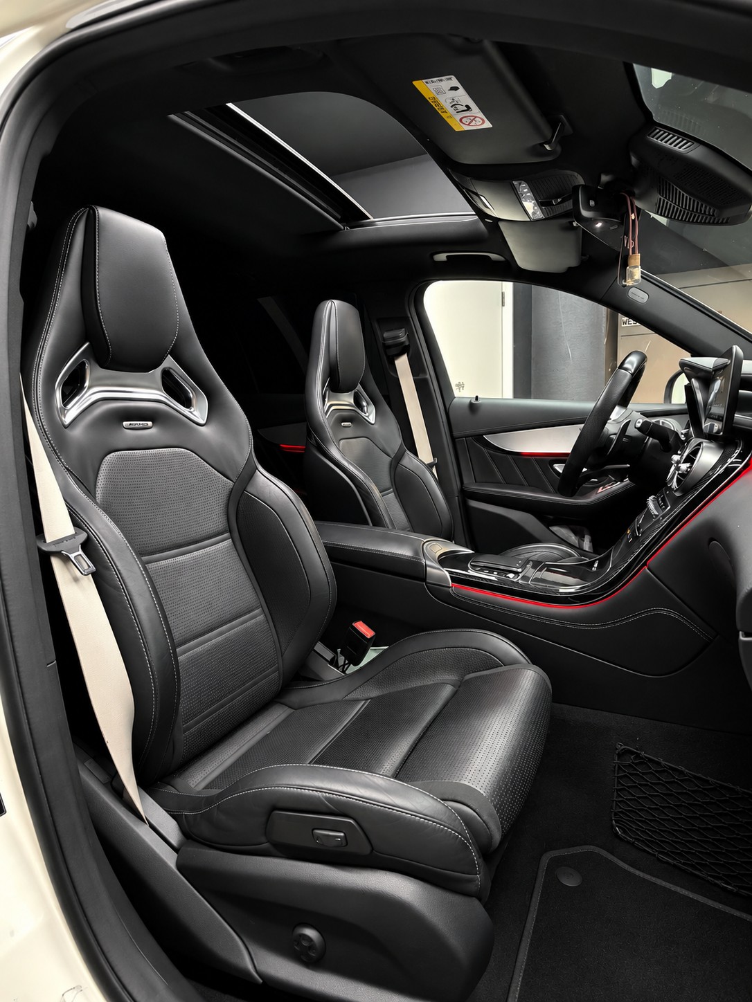 MERCEDES-BENZ GLC 63 S AMG 4Matic 9G-Tronic-image-12