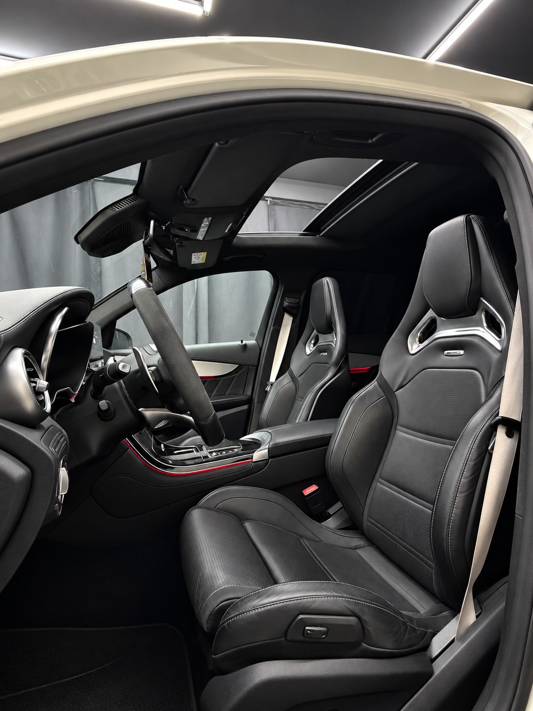 MERCEDES-BENZ GLC 63 S AMG 4Matic 9G-Tronic-image-11