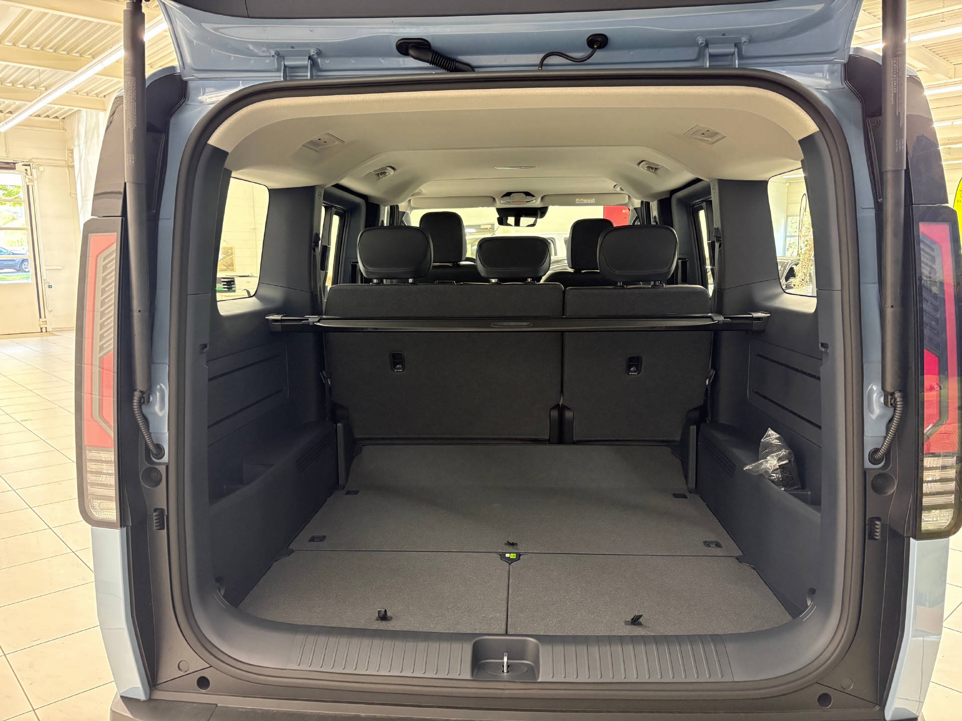 KIA PV5 Passenger 71.2 kWh Elite 5P-image-11