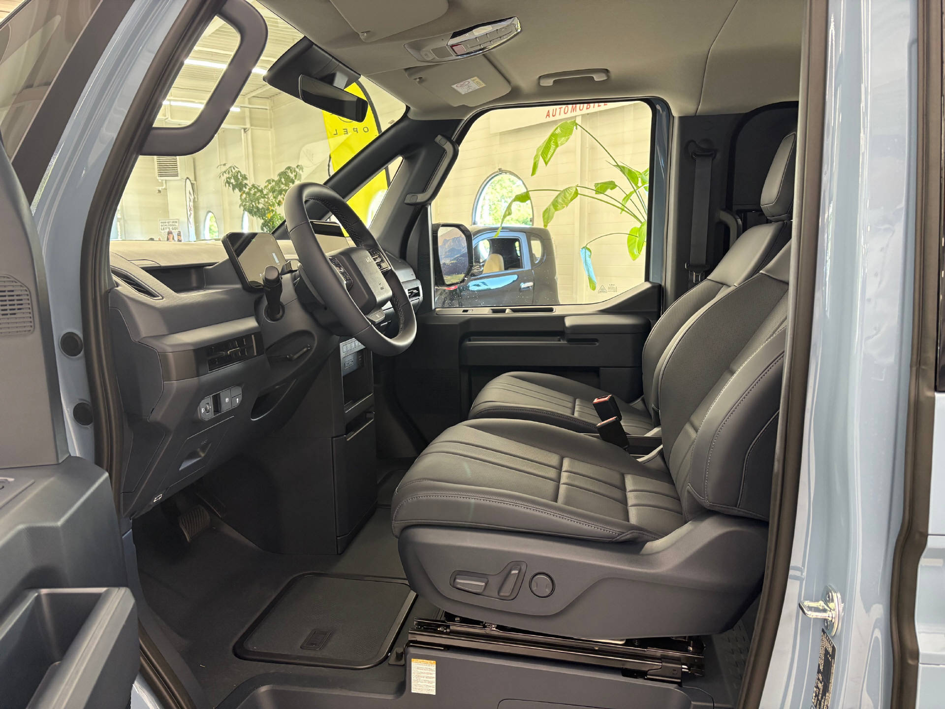 KIA PV5 Passenger 71.2 kWh Elite 5P-image-4
