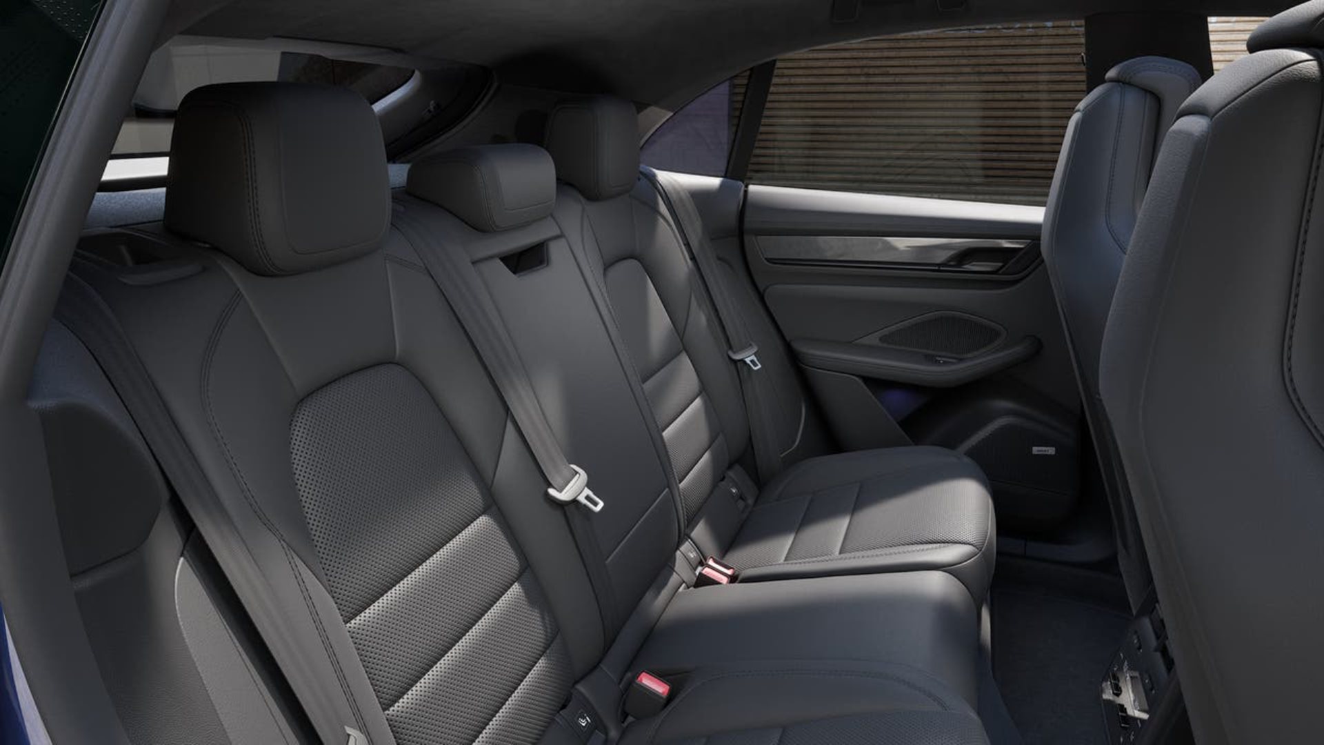 PORSCHE Macan Turbo-image-12