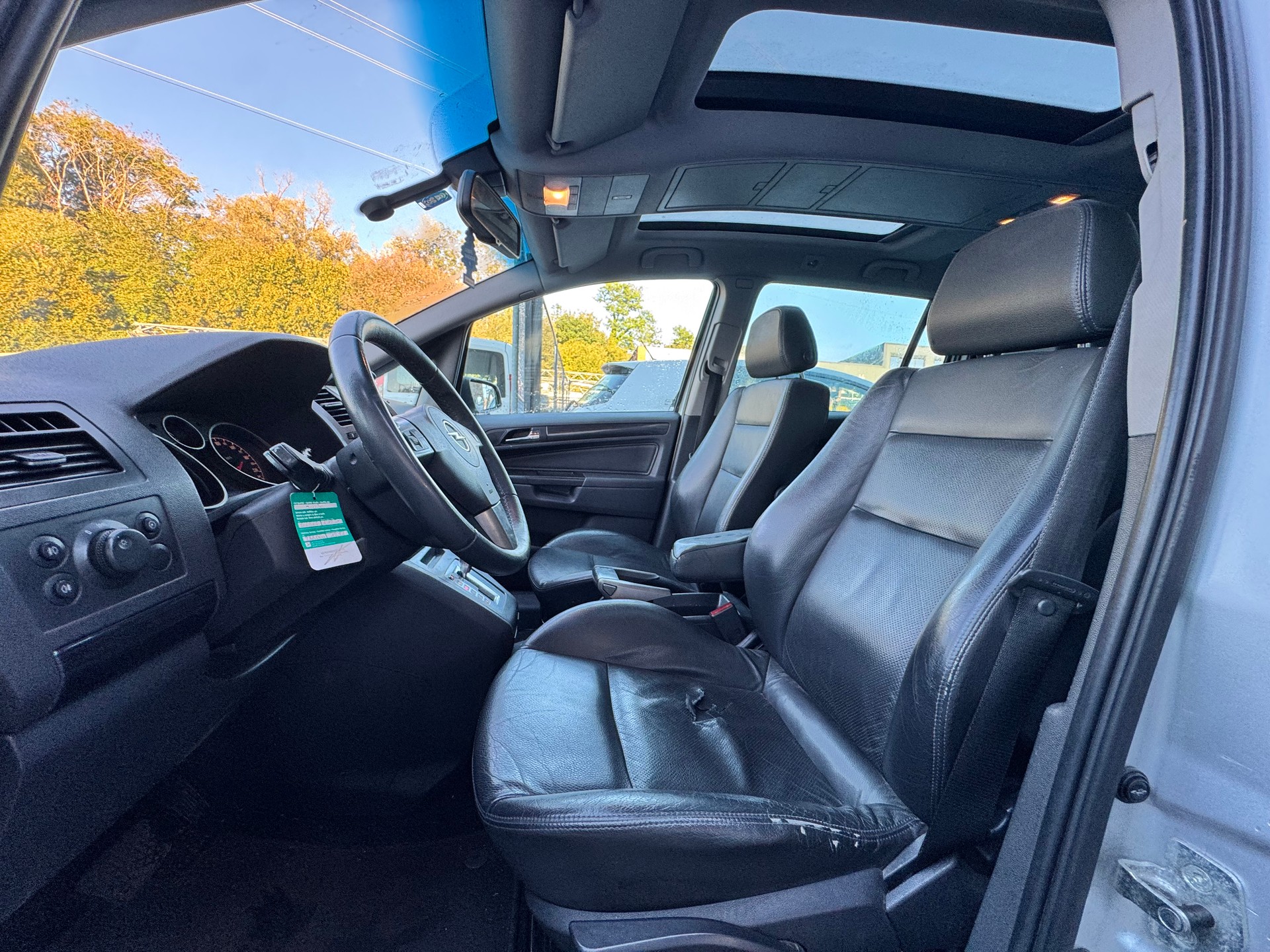 OPEL Zafira 1.9 CDTI Sport Automatic-image-10