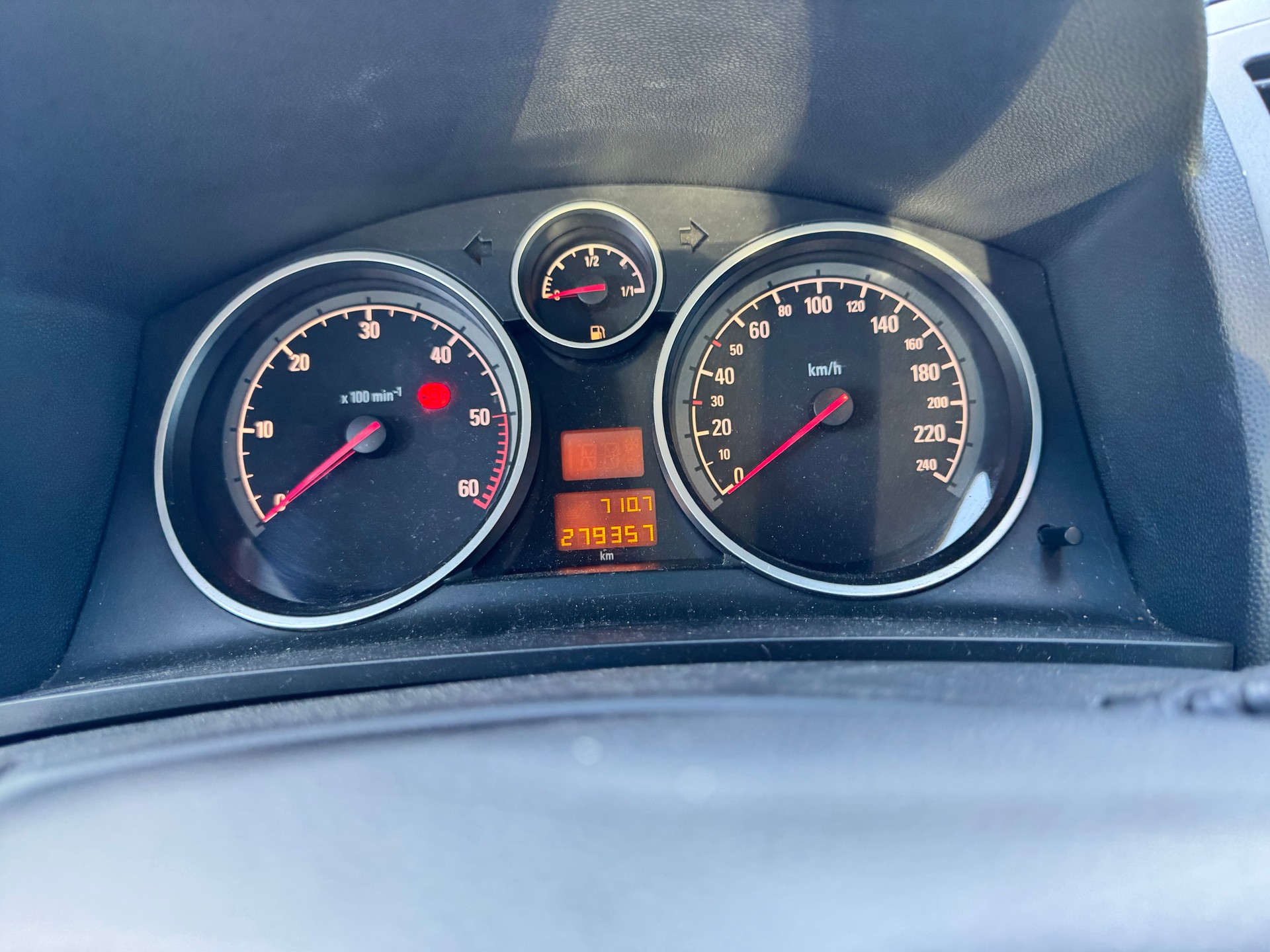 OPEL Zafira 1.9 CDTI Sport Automatic-image-7