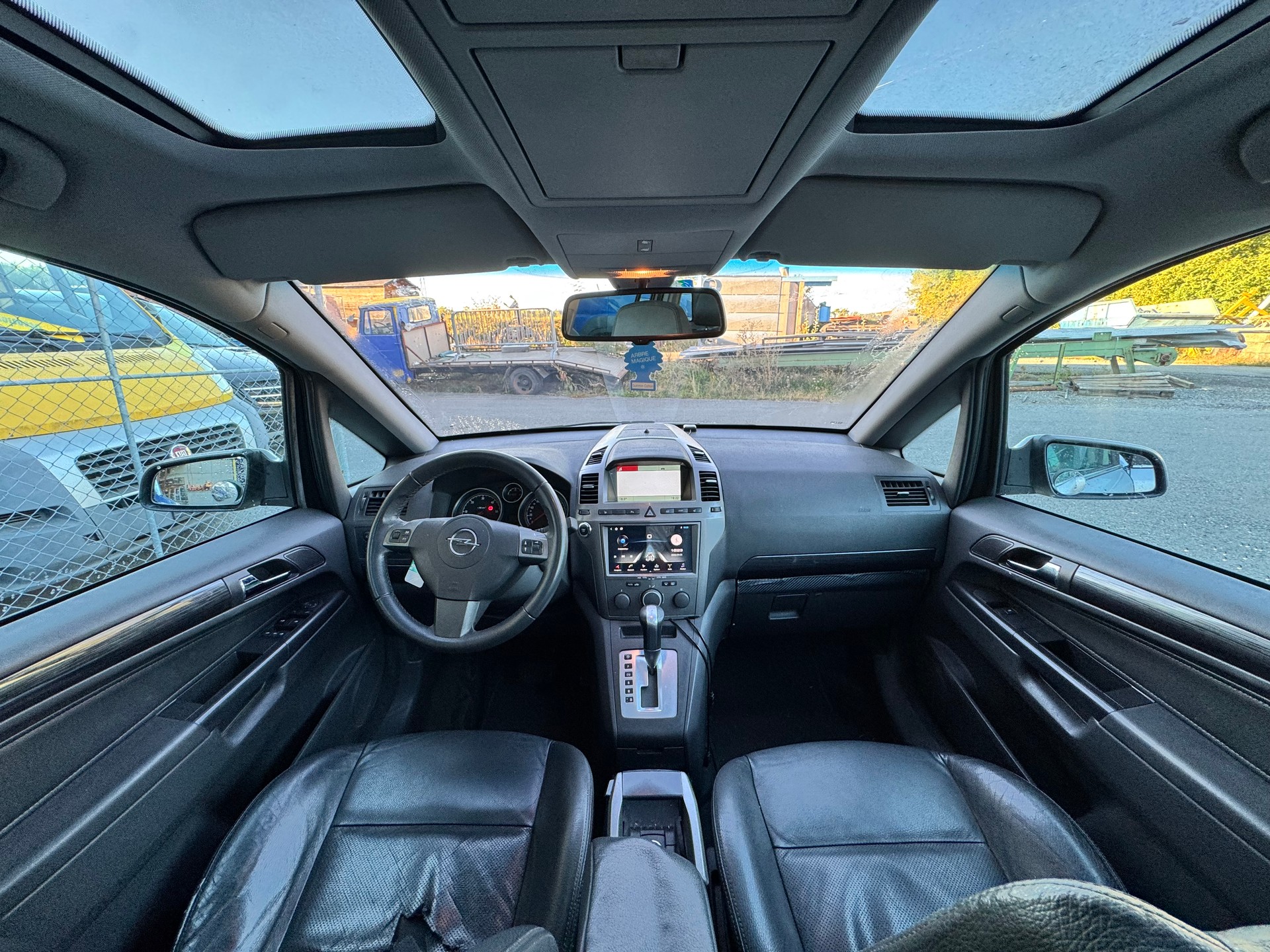 OPEL Zafira 1.9 CDTI Sport Automatic-image-11
