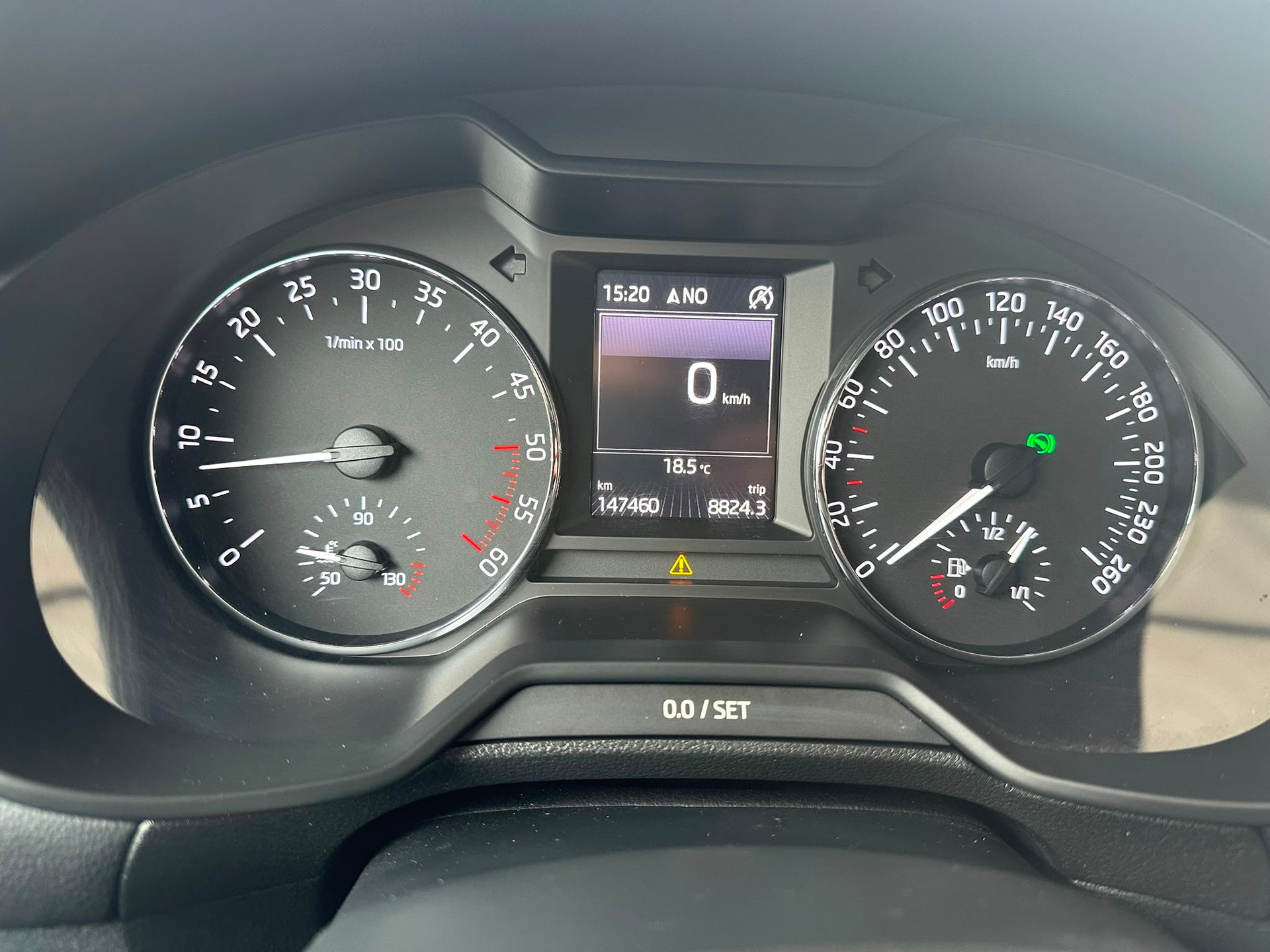 SKODA Octavia Combi 2.0 TDI Swiss Edition 4x4 DSG-image-10