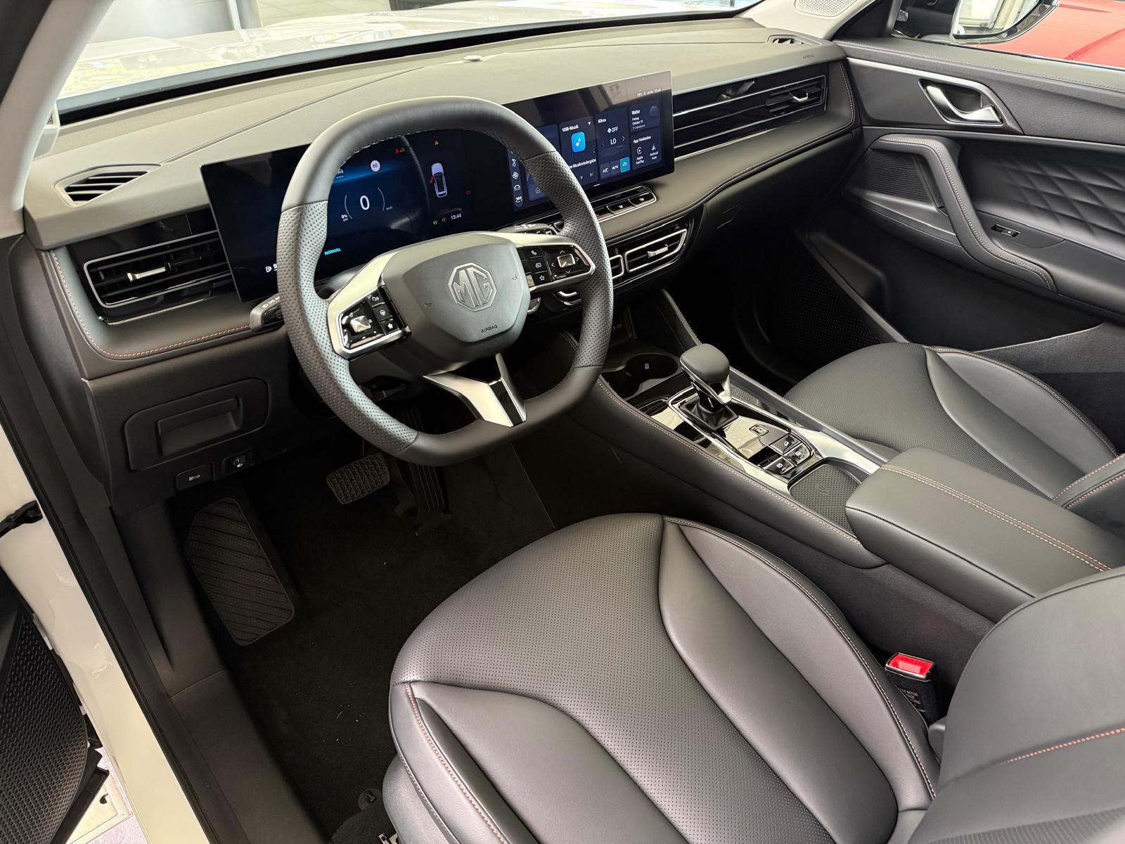 MG HS 1.5 Hybrid Luxury-image-5