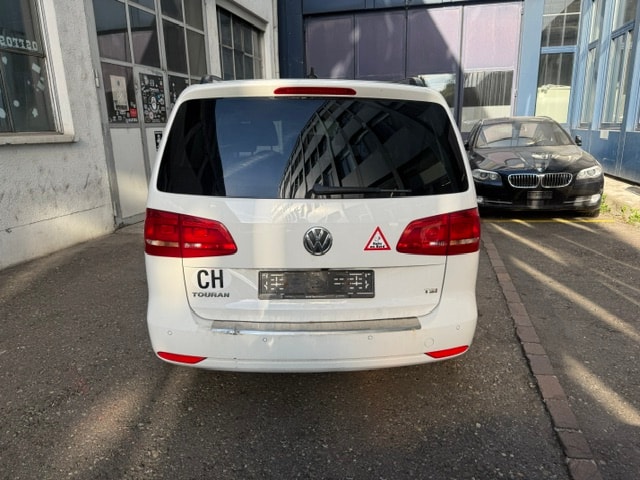 VW Touran 1.4 TSI Comfortline DSG-image-3