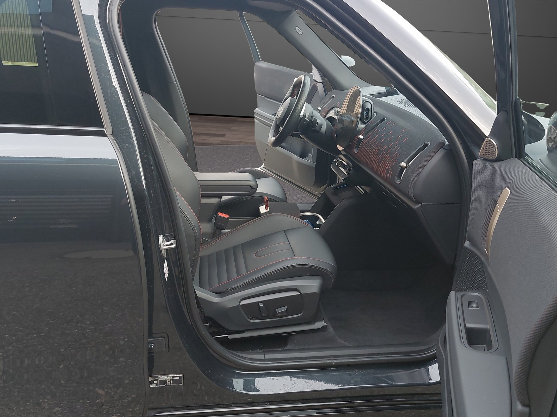 MINI Countryman U25 2.0i John Cooper Works ALL4-image-12