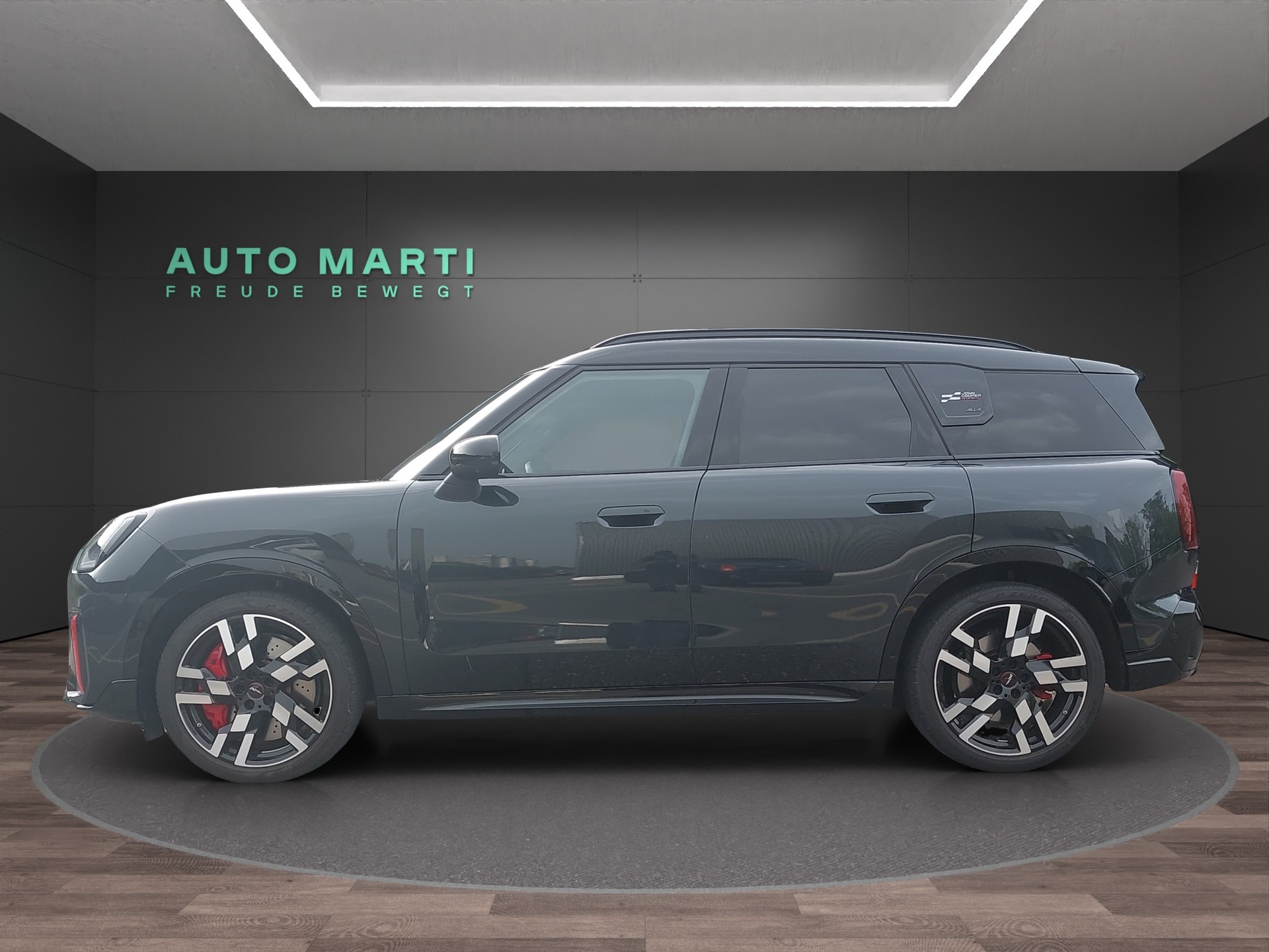 MINI Countryman U25 2.0i John Cooper Works ALL4-image-1