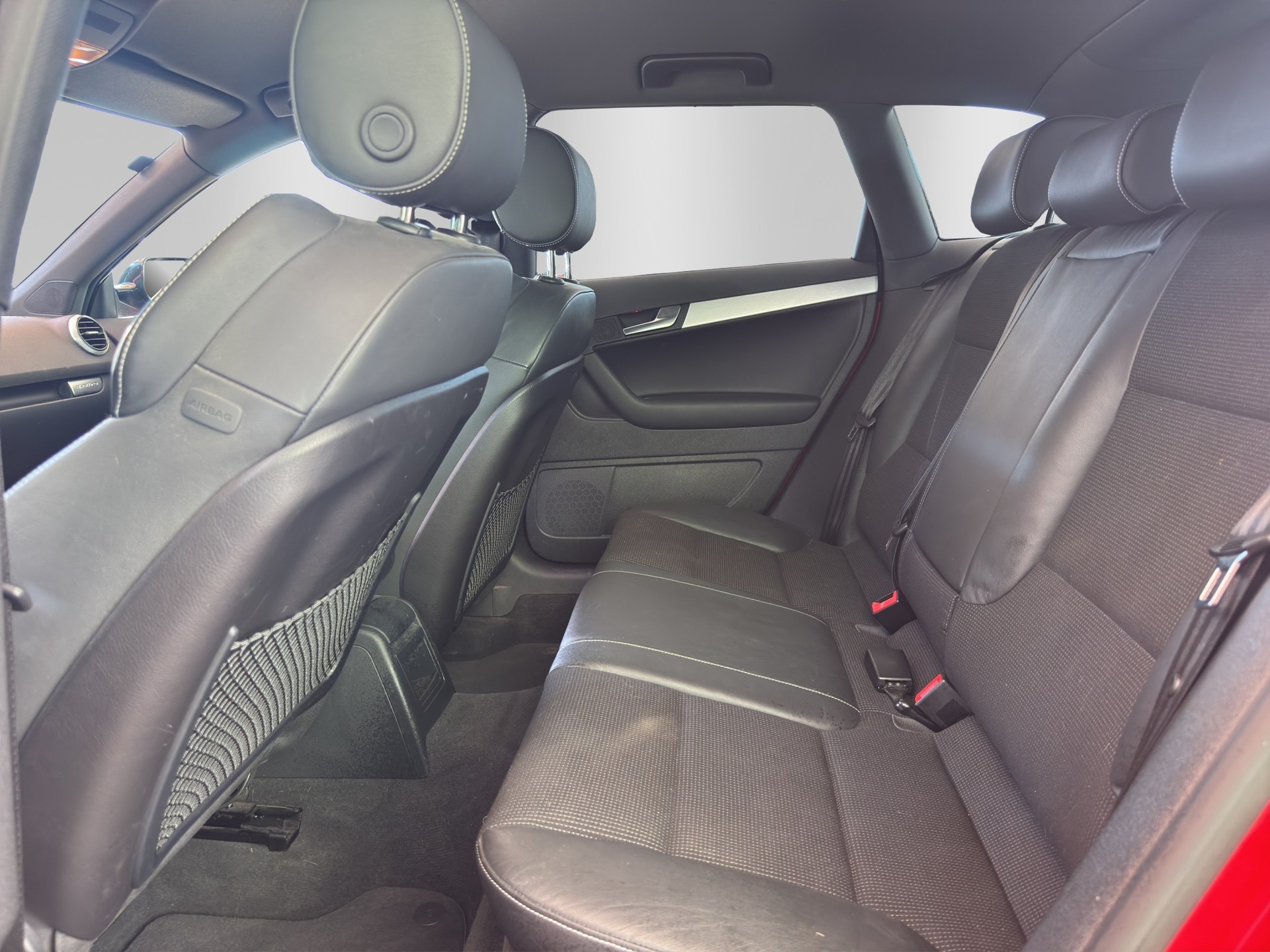 AUDI A3 Sportback 2.0 TFSI Ambition quattro S-tronic-image-13