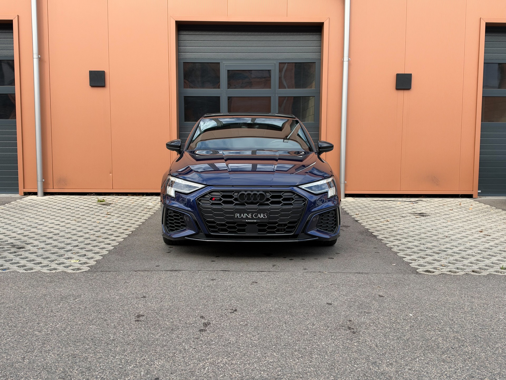 AUDI S3 Sportback 2.0 TFSI quattro S-tronic - "CH Auto * Toit Pano * Pack Technique + Aide Cond. * Cuir Nappa Rouge * Feu Matrix"-showroom-element-1