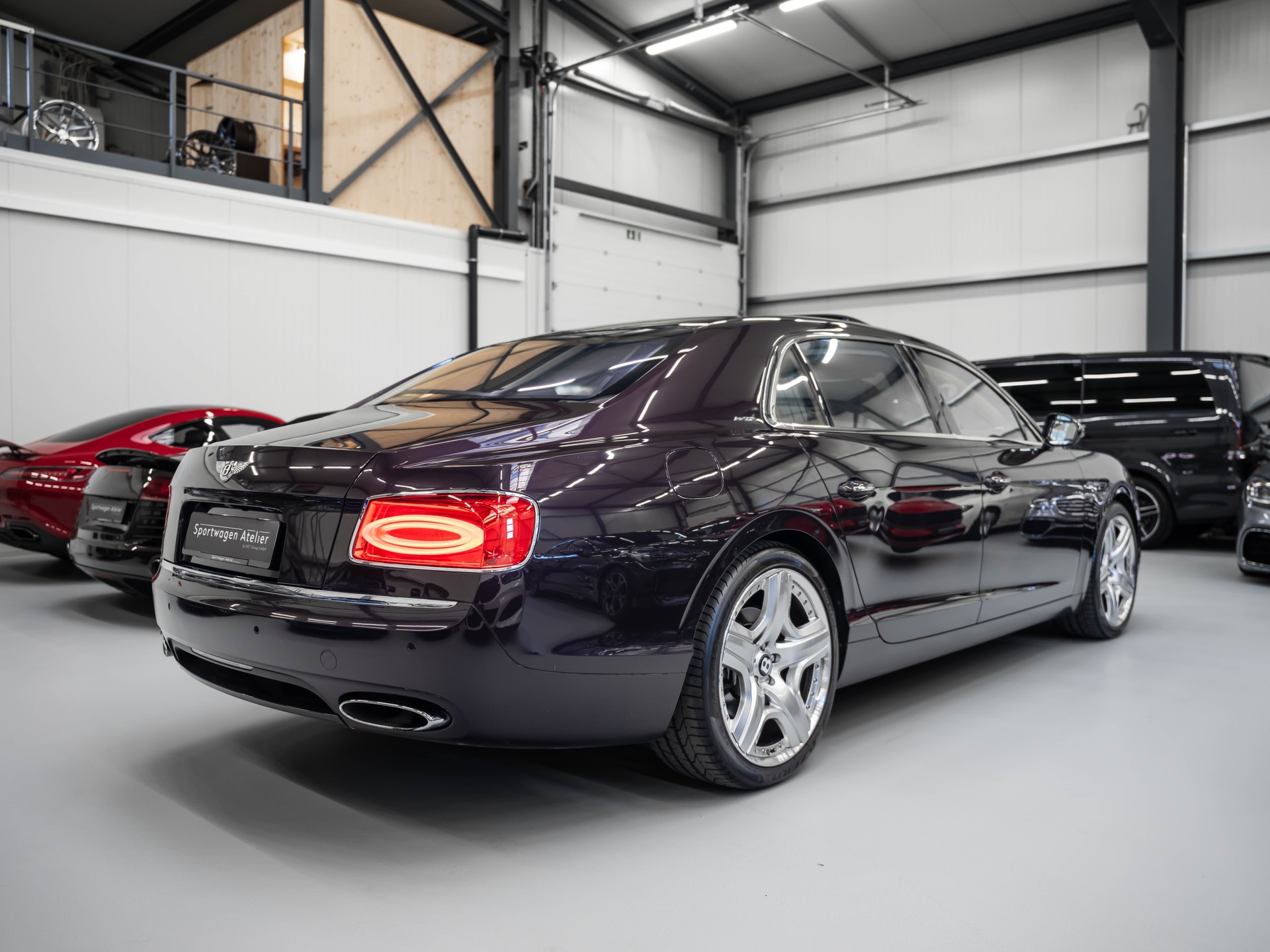 BENTLEY Flying Spur 6.0-showroom-element-3