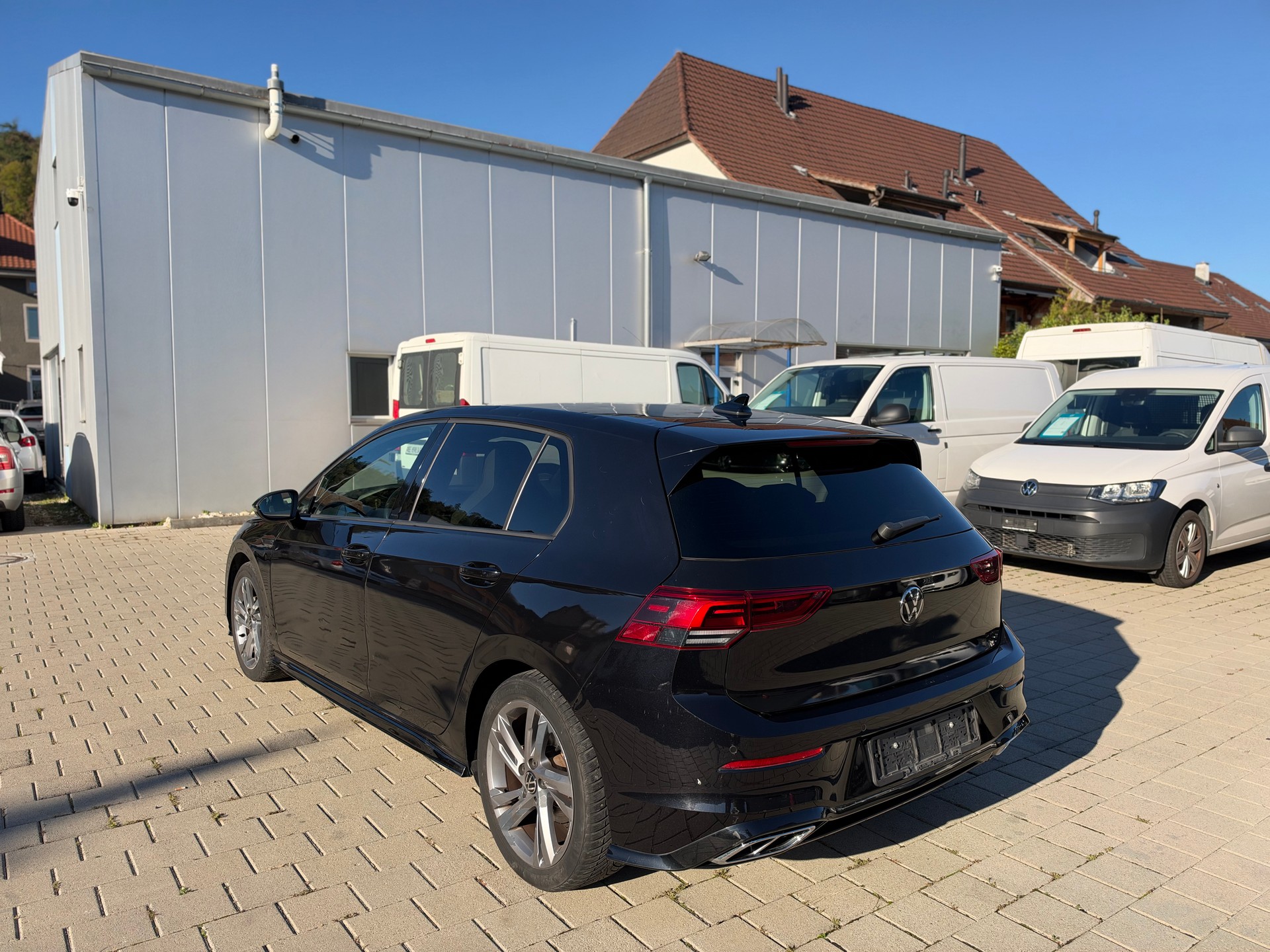 VW Golf 1.5 eTSI mHEV ACT R-Line DSG-image-6
