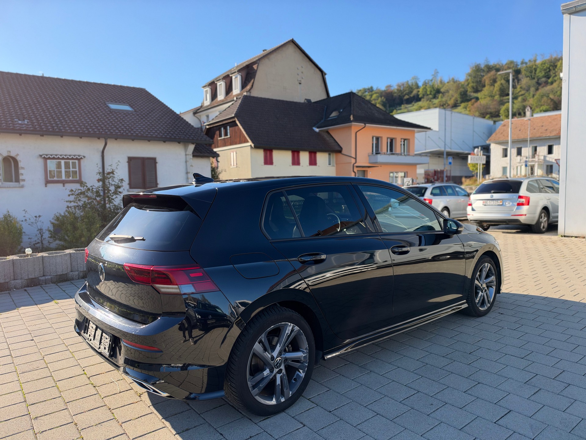 VW Golf 1.5 eTSI mHEV ACT R-Line DSG-image-4