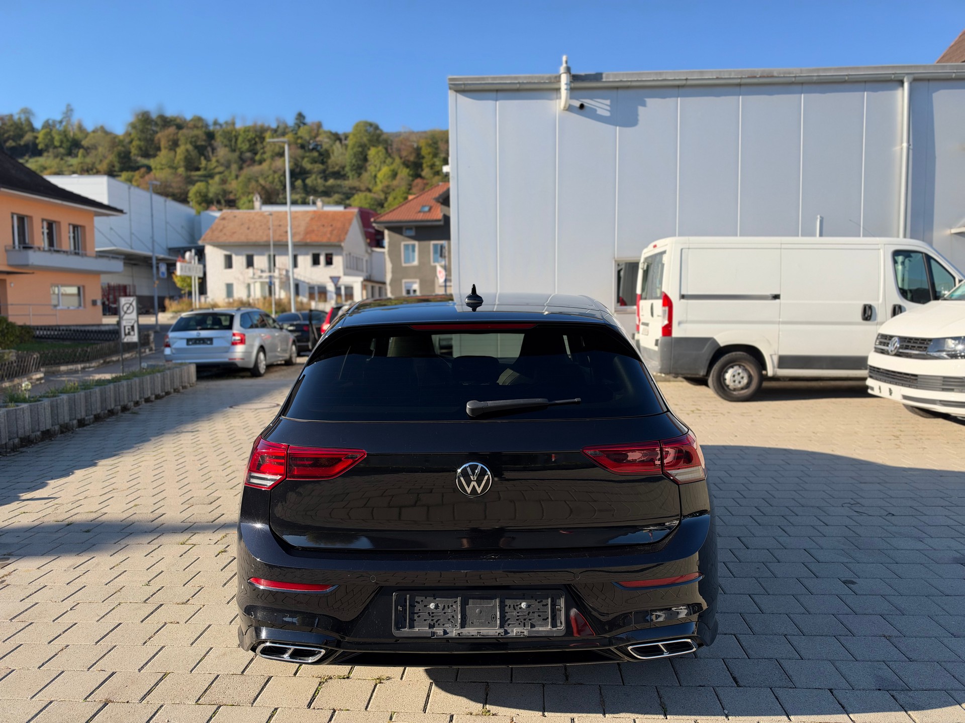 VW Golf 1.5 eTSI mHEV ACT R-Line DSG-image-5