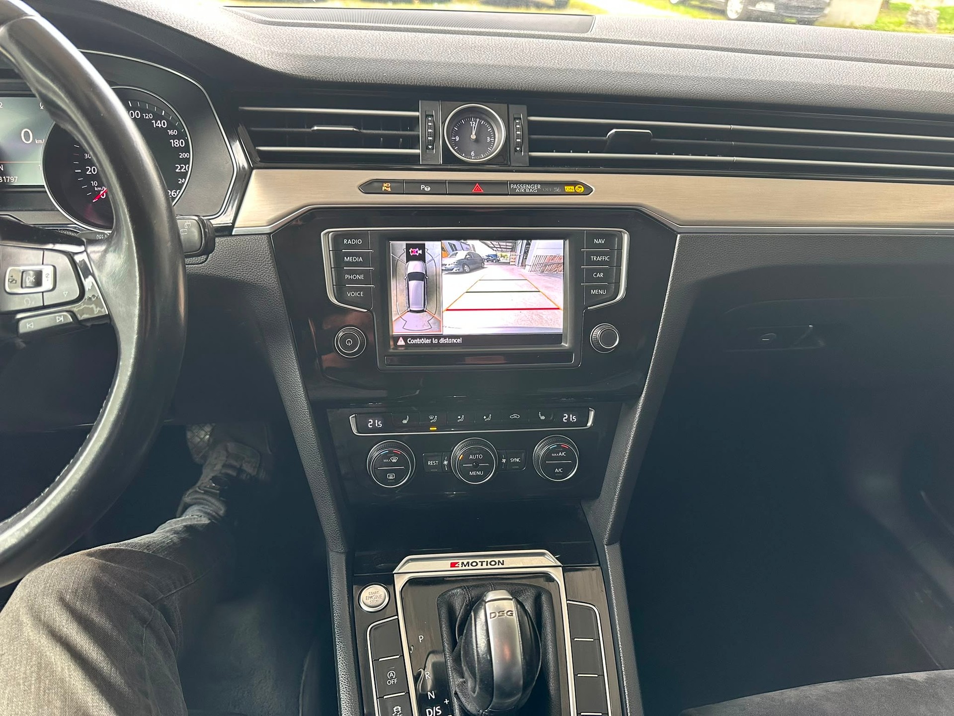 VW Passat Variant 2.0 TDI BMT Highline DSG 4Motion-image-12