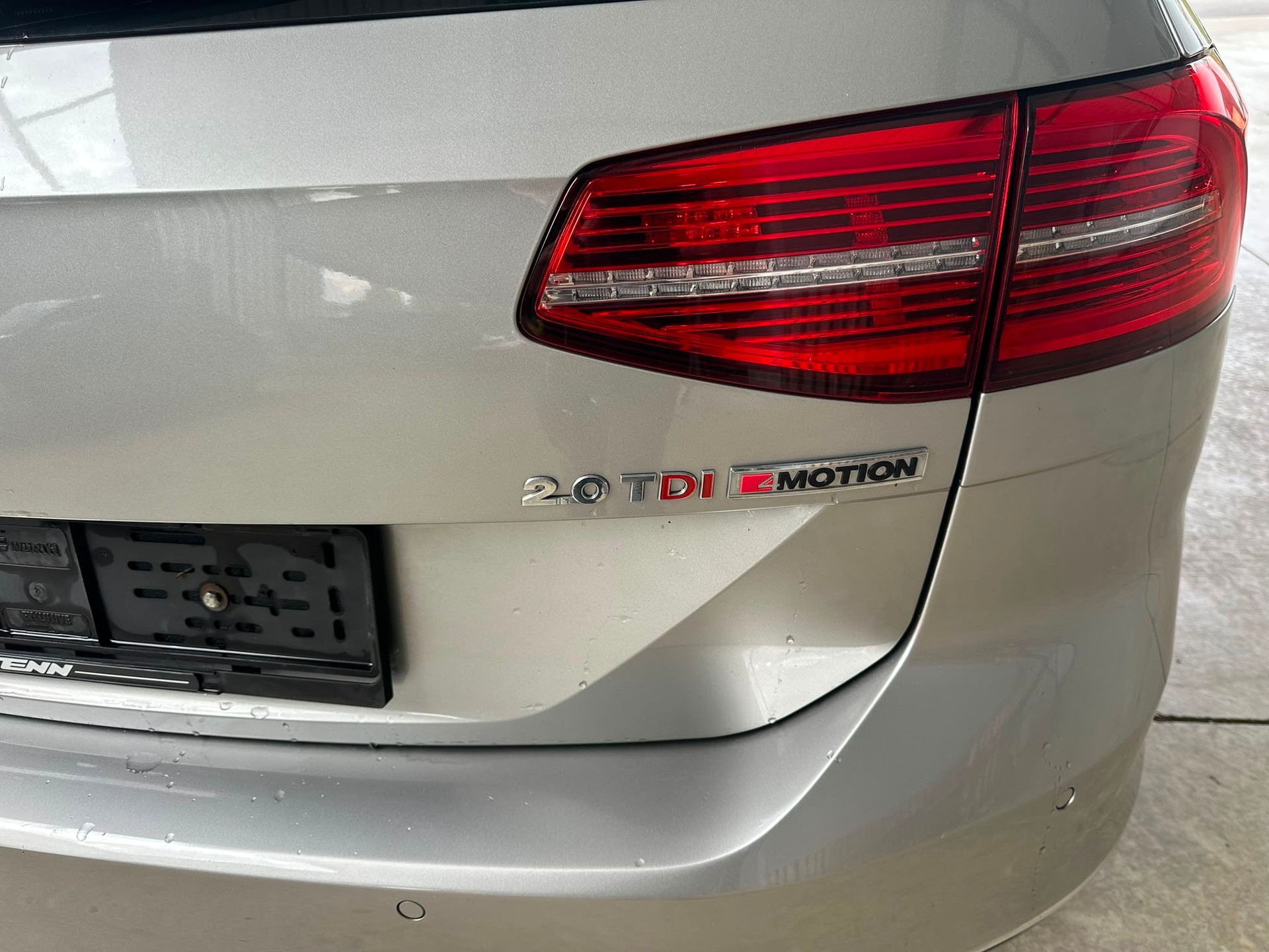 VW Passat Variant 2.0 TDI BMT Highline DSG 4Motion-image-6