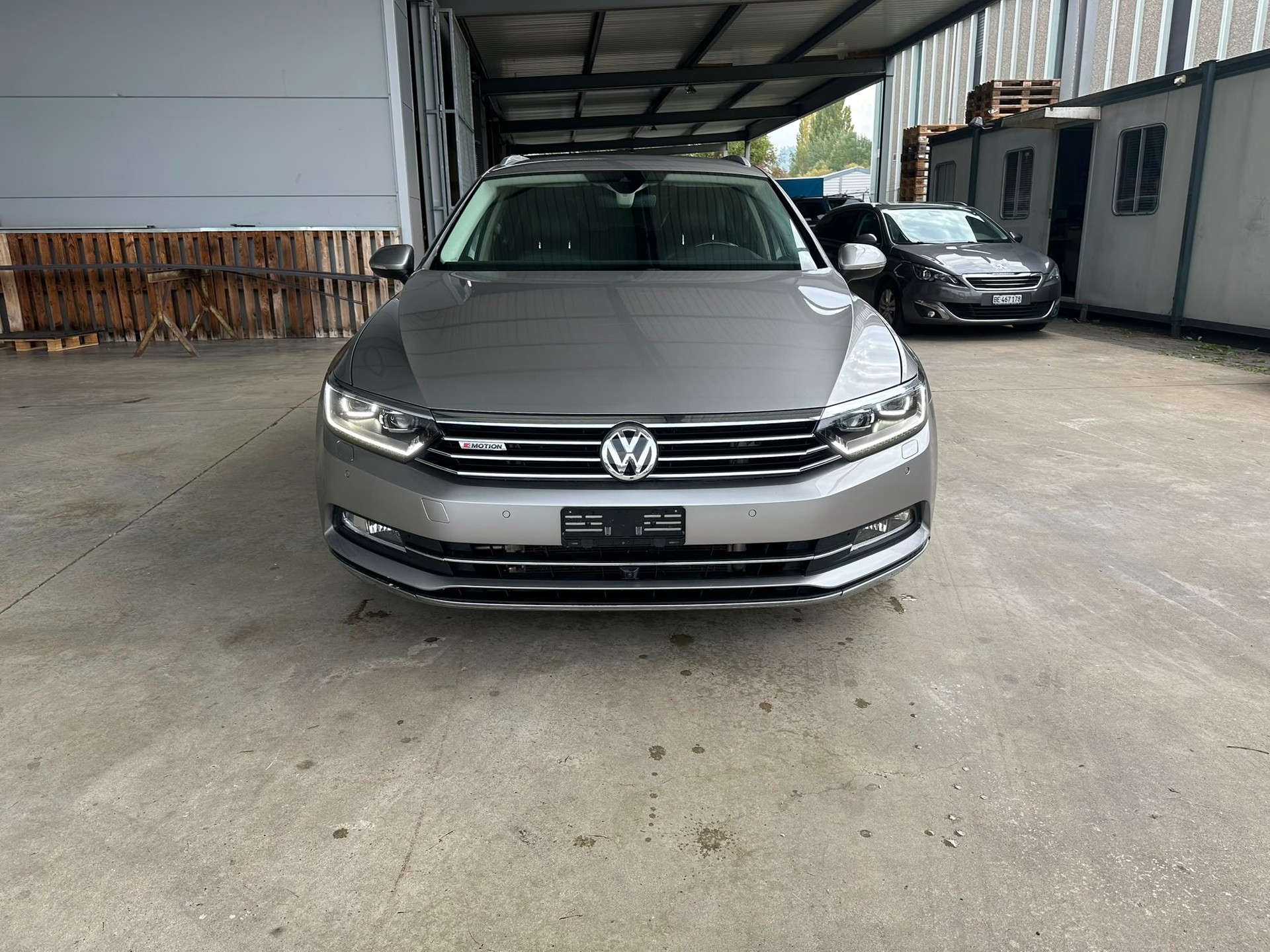 VW Passat Variant 2.0 TDI BMT Highline DSG 4Motion-image-0