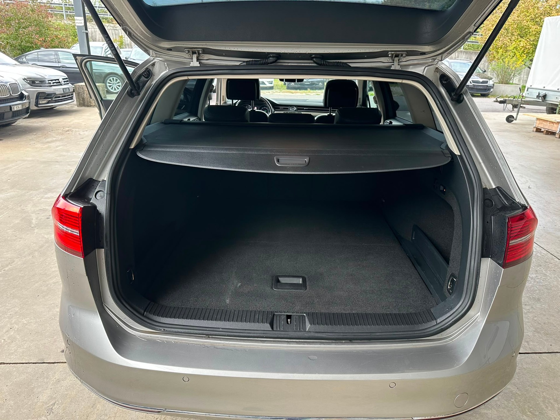 VW Passat Variant 2.0 TDI BMT Highline DSG 4Motion-image-10