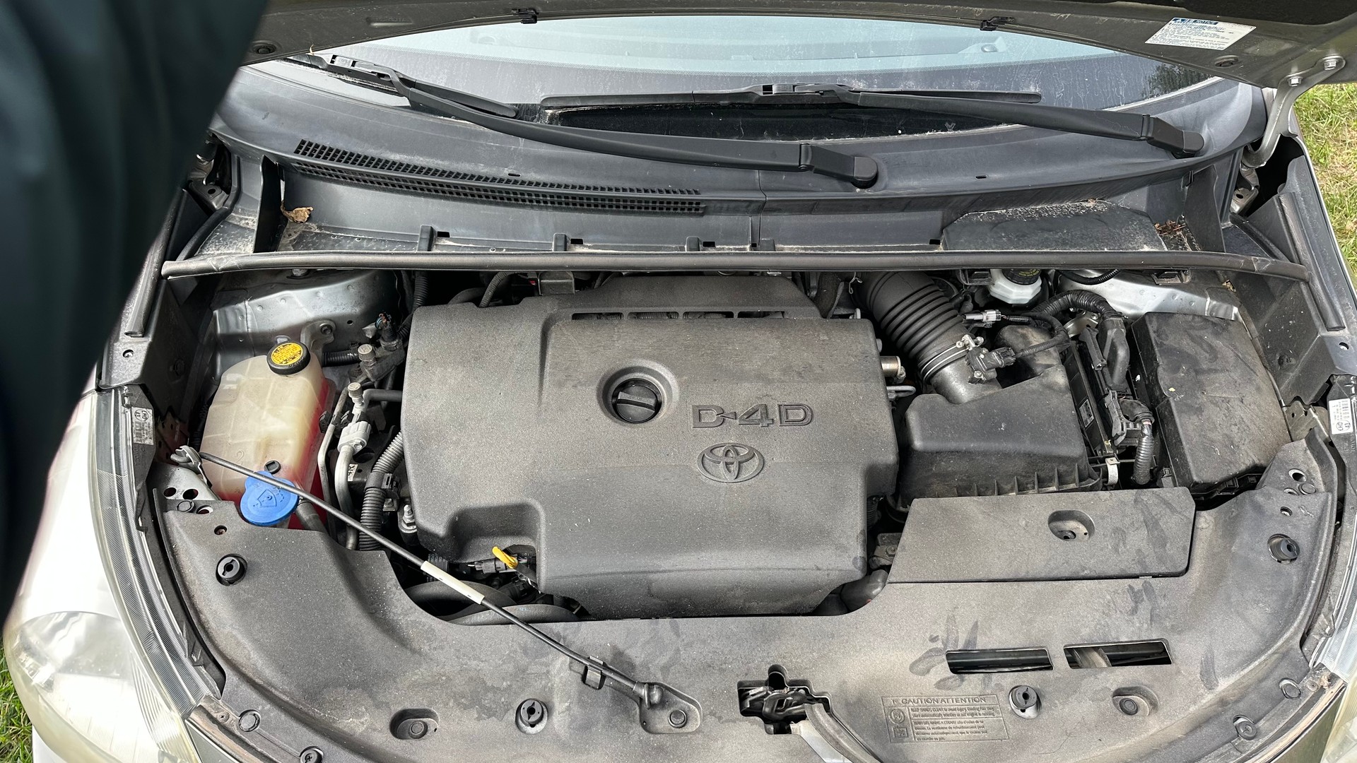 TOYOTA VERSO-image-6