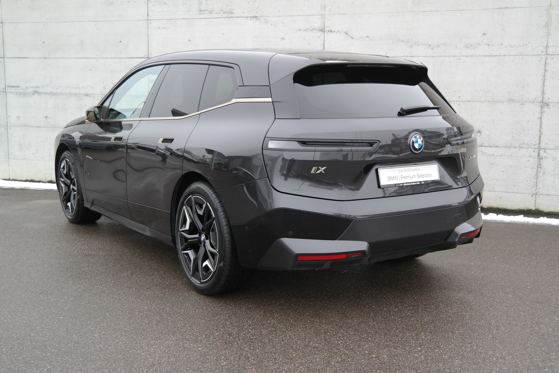 BMW iX xDrive50-image-16
