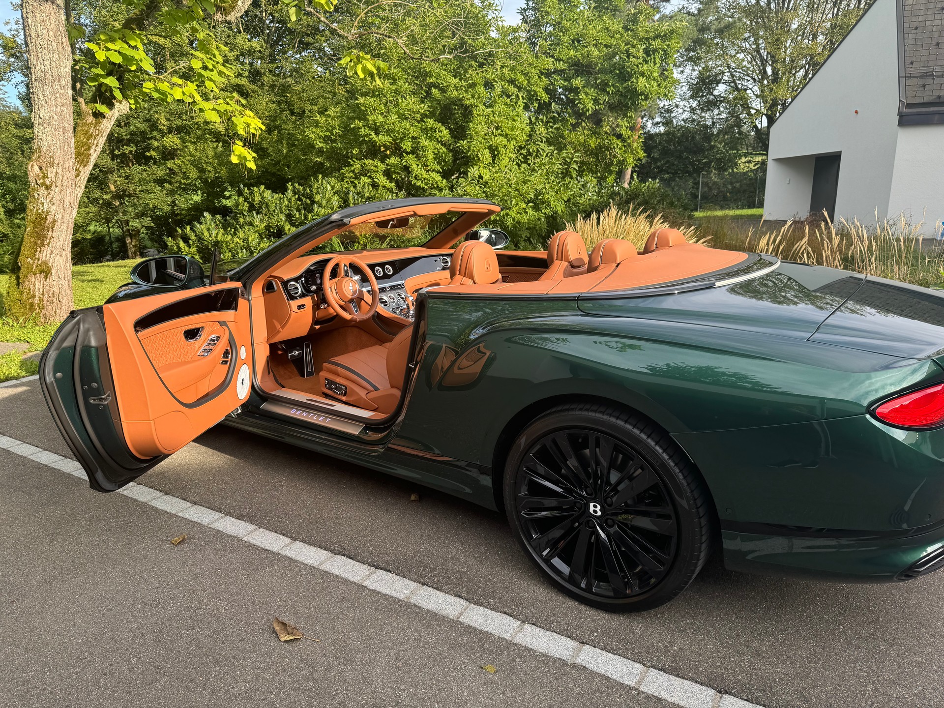 BENTLEY Continental GTC 6.0 W12 Speed-image-1