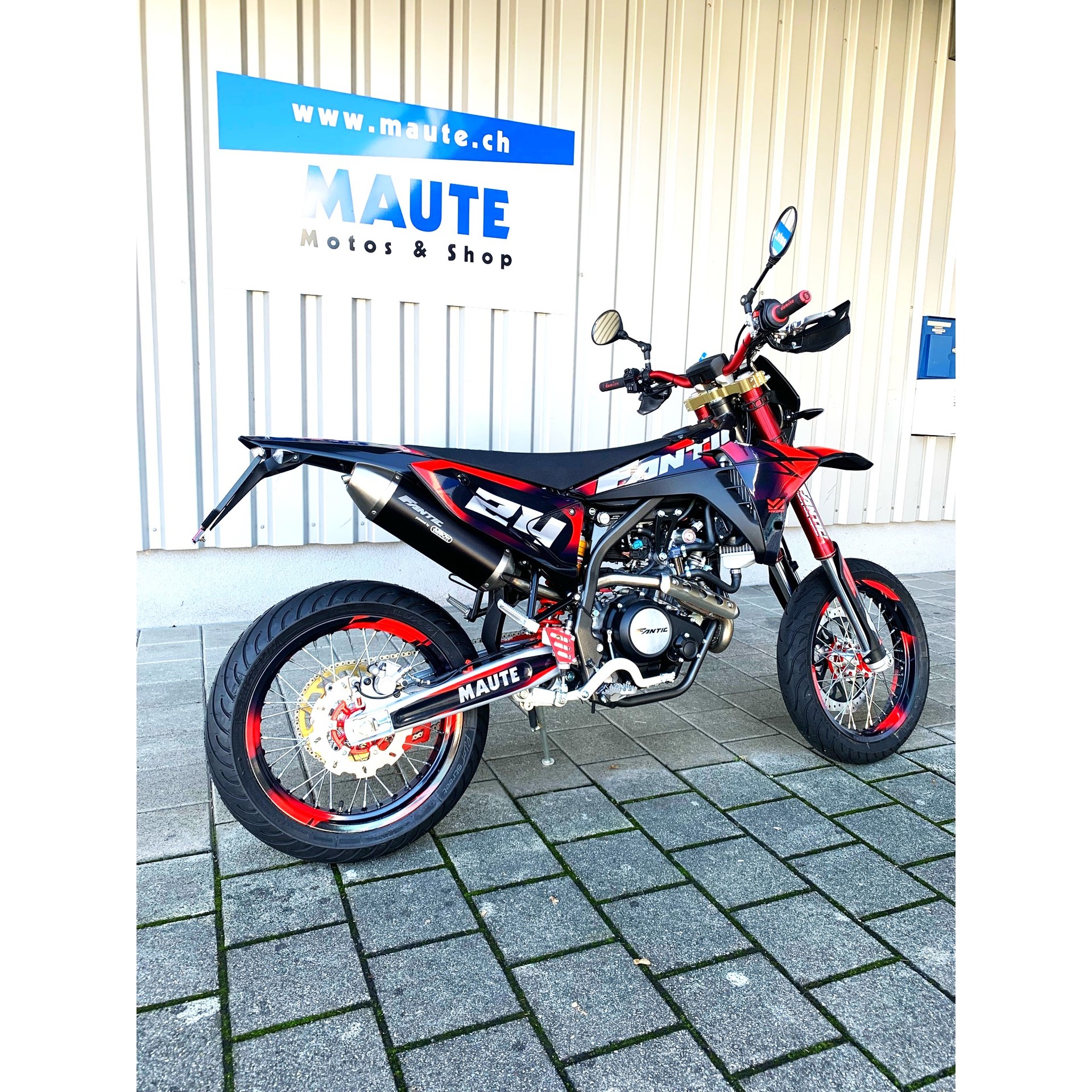 FANTIC XMF 125 Competition Motard-showroom-element-3