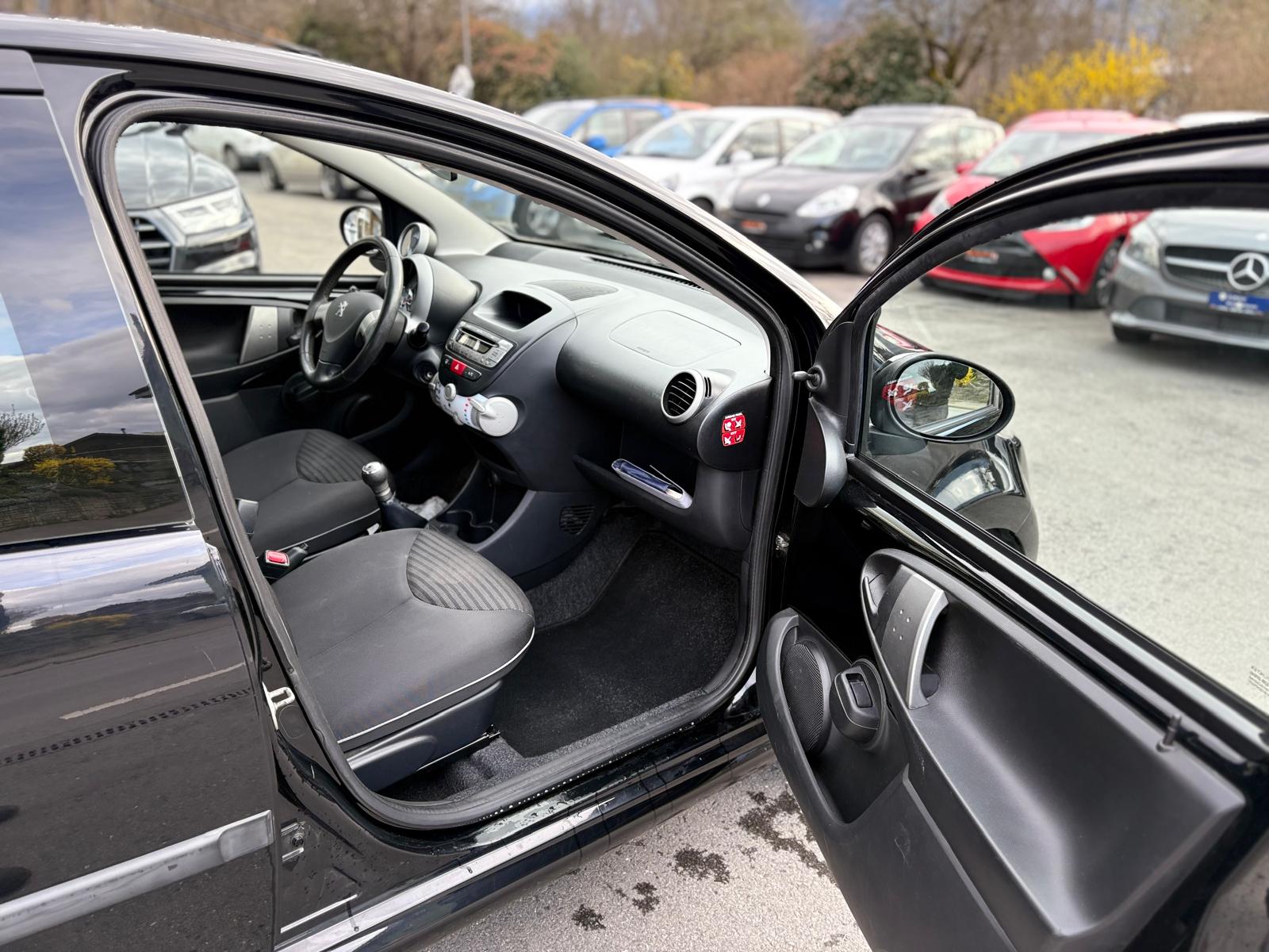 PEUGEOT 107 1.0 Style-image-10