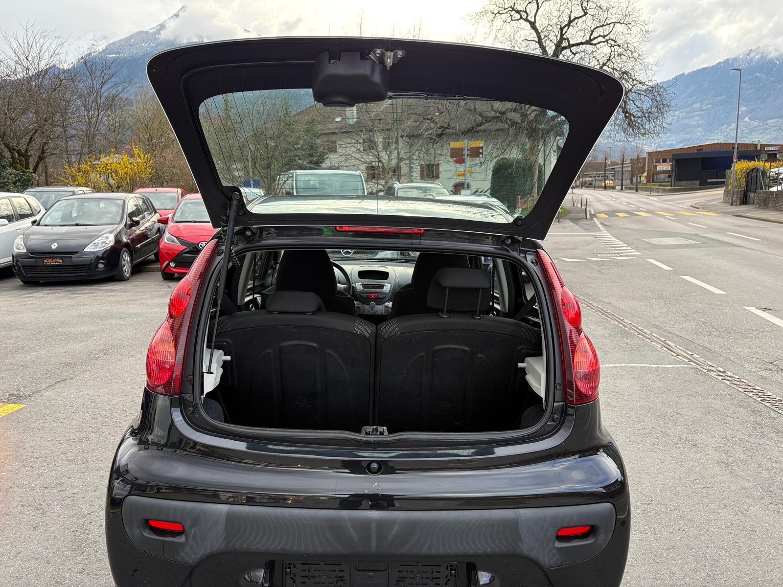 PEUGEOT 107 1.0 Style-image-13