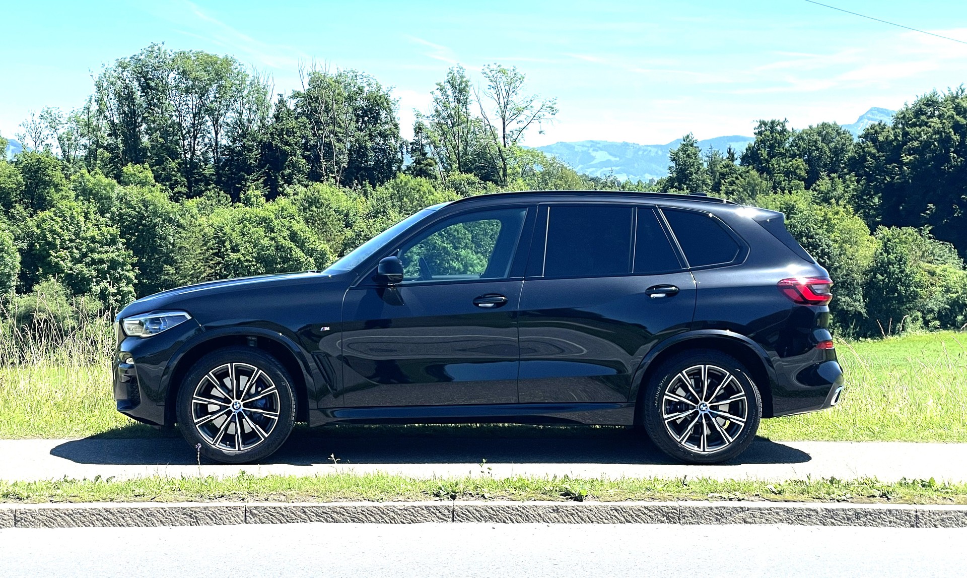 BMW X5 xDrive 48V 30d Steptronic-image-1