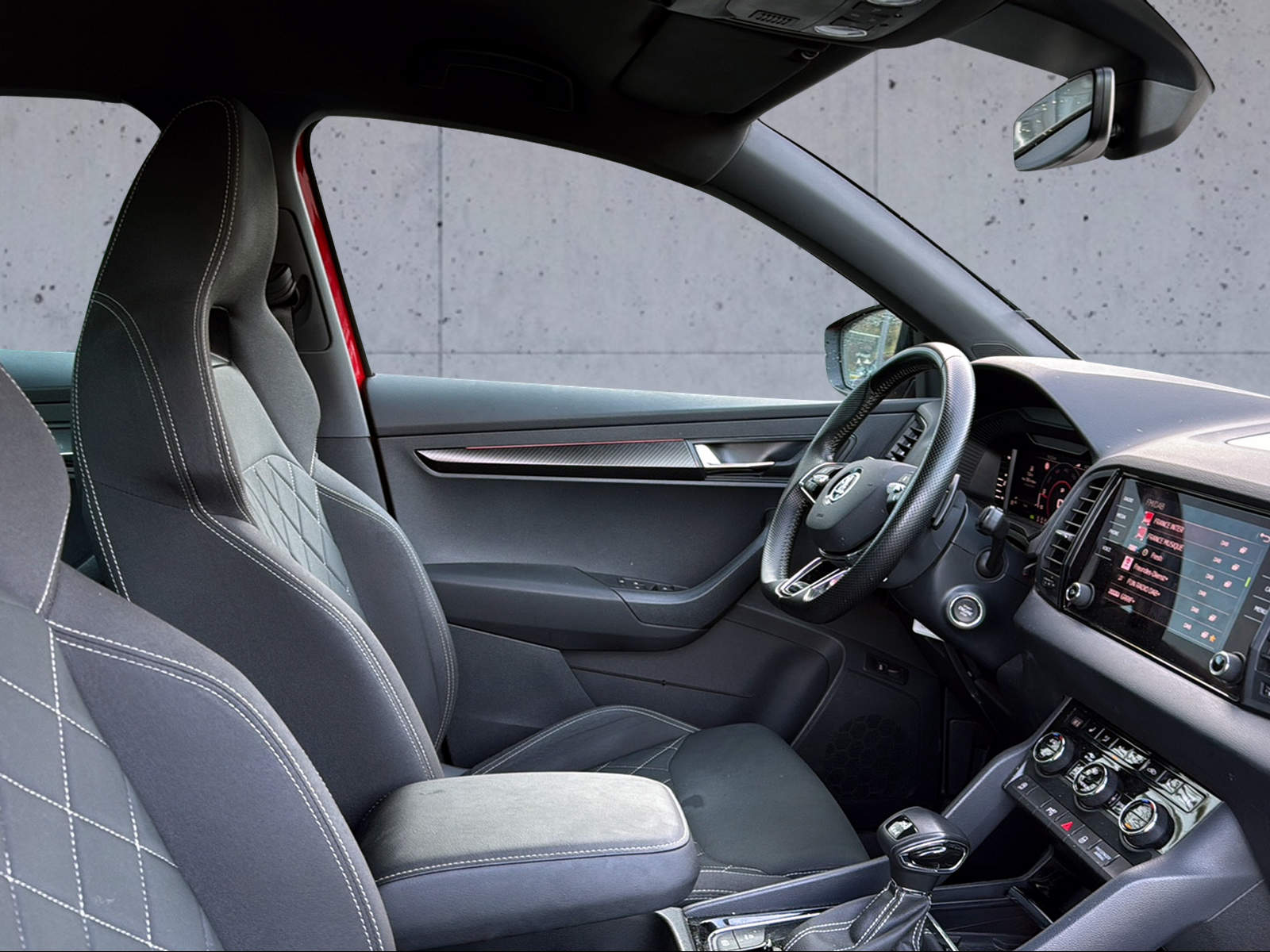 SKODA Karoq 2.0 TSI SportLine 4x4 DSG-image-4
