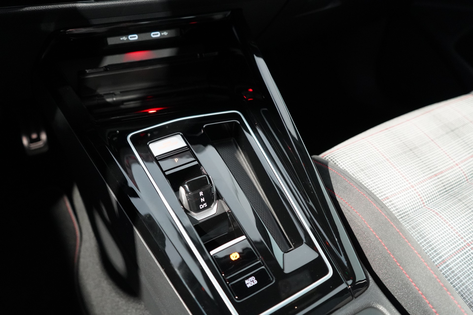 VW Golf 2.0 TSI GTI DSG-image-10