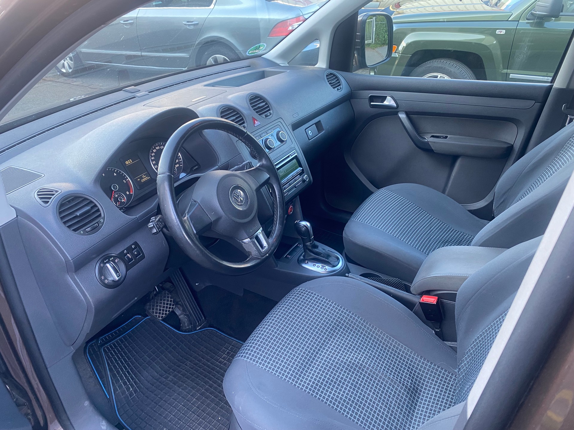 VW Caddy 1.6 TDI Blue Motion Technology Highline DSG-image-5