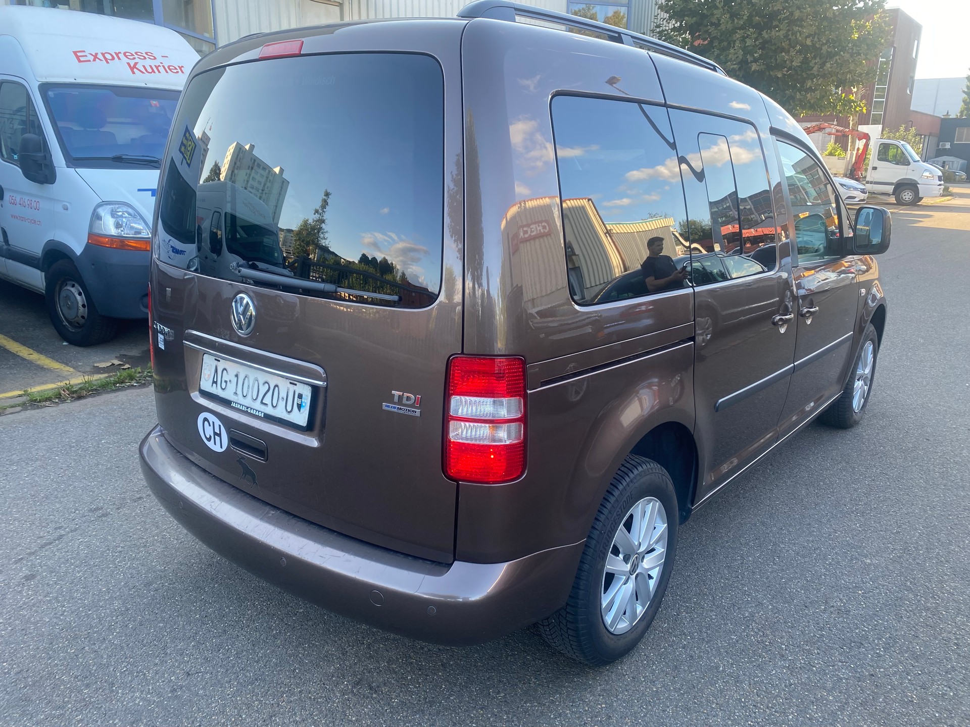 VW Caddy 1.6 TDI Blue Motion Technology Highline DSG-image-2
